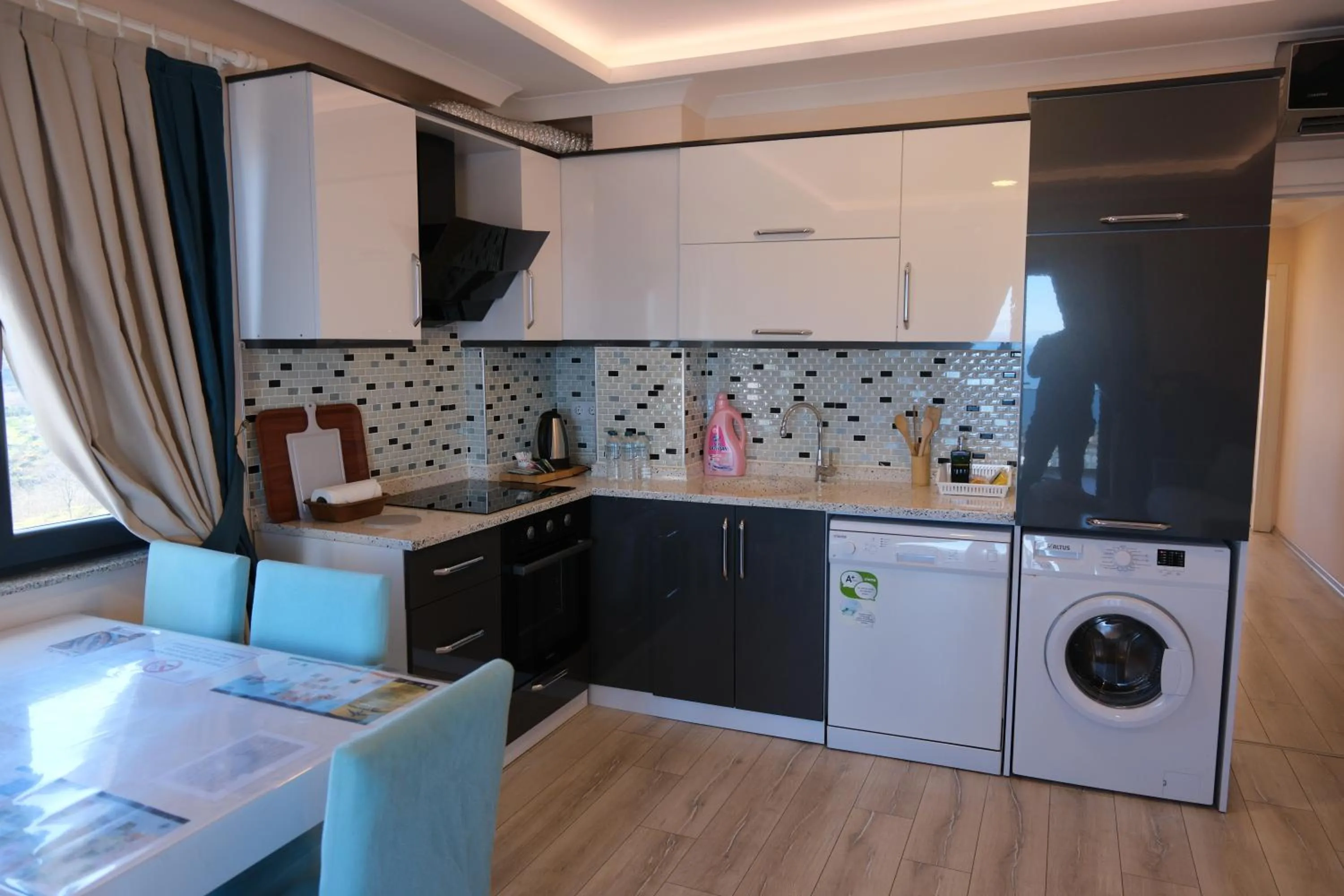 Kitchen or kitchenette in Şahin Tepesi Suite Otel