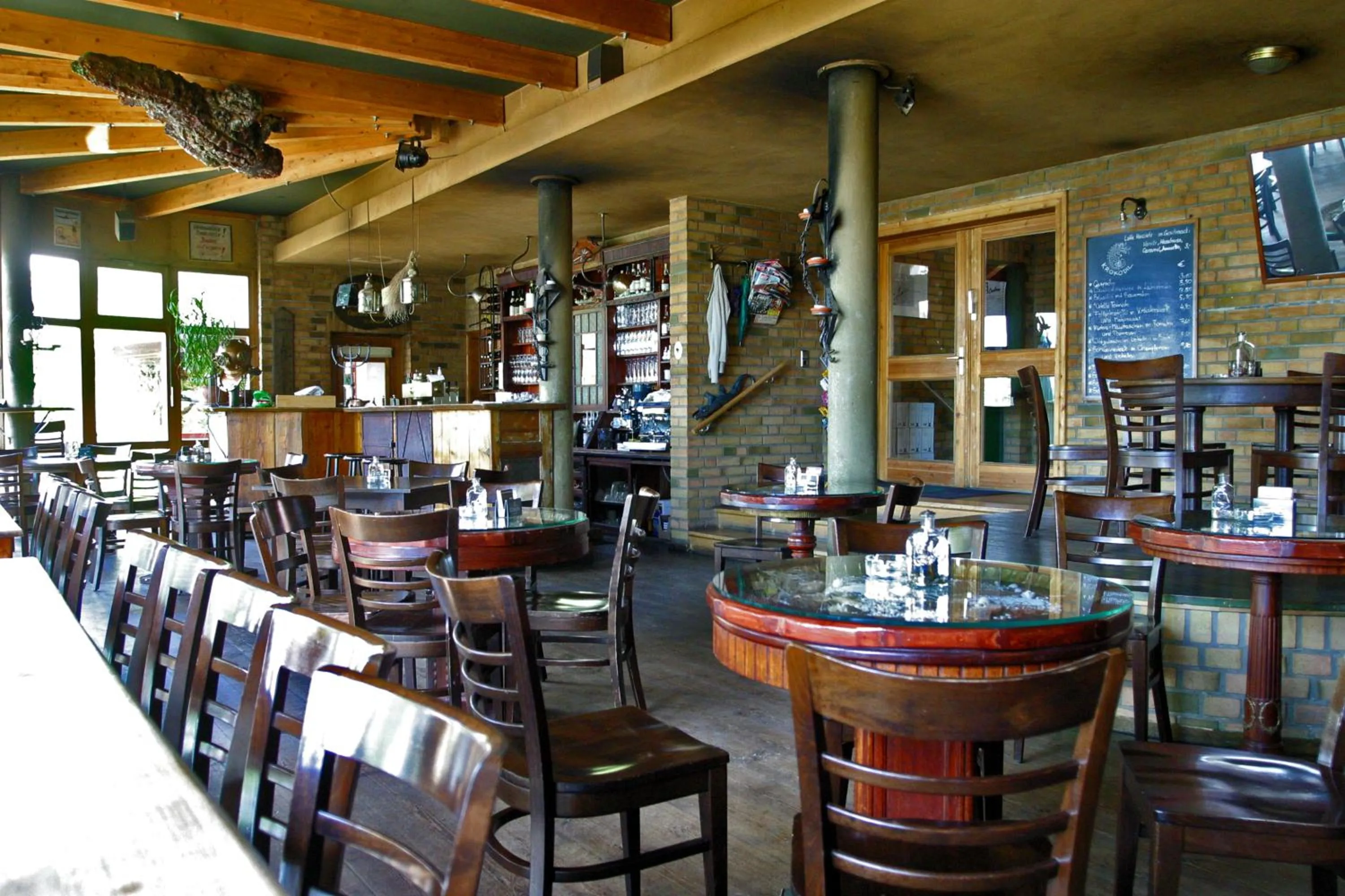 Restaurant/places to eat in Seminar- und Gästehaus Flussbad Gartenstrasse