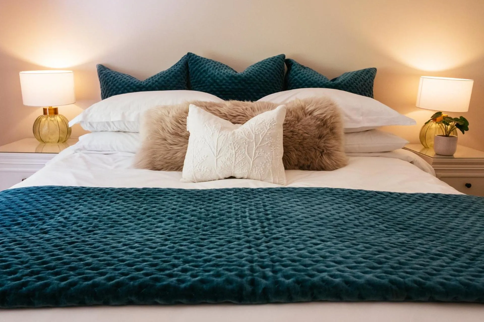 Bedroom, Bed in Ty Afon - River House