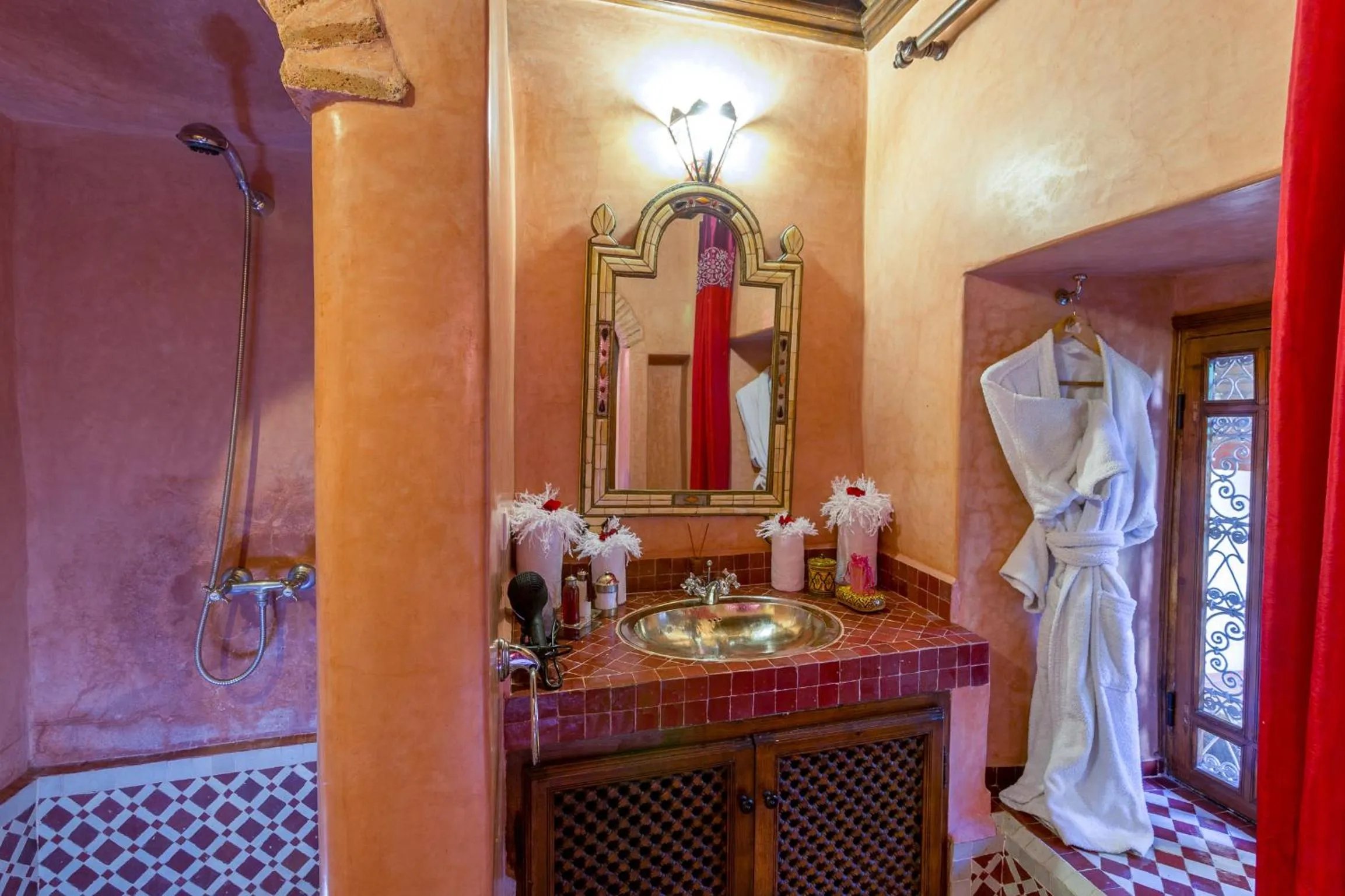 Bathroom in Riad Samsli