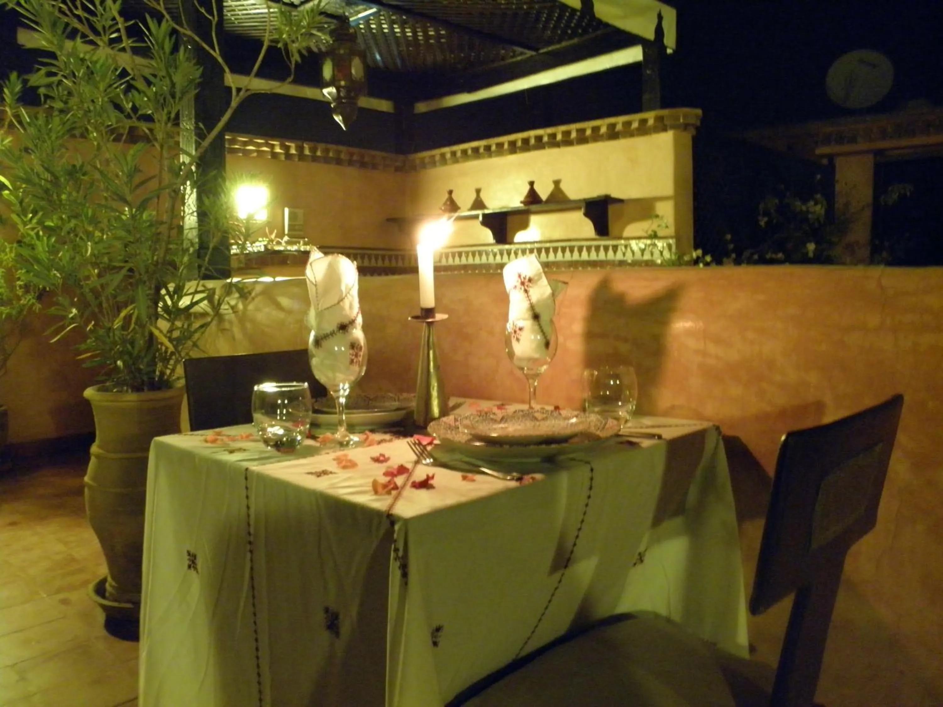 Restaurant/places to eat in Riad Samsli