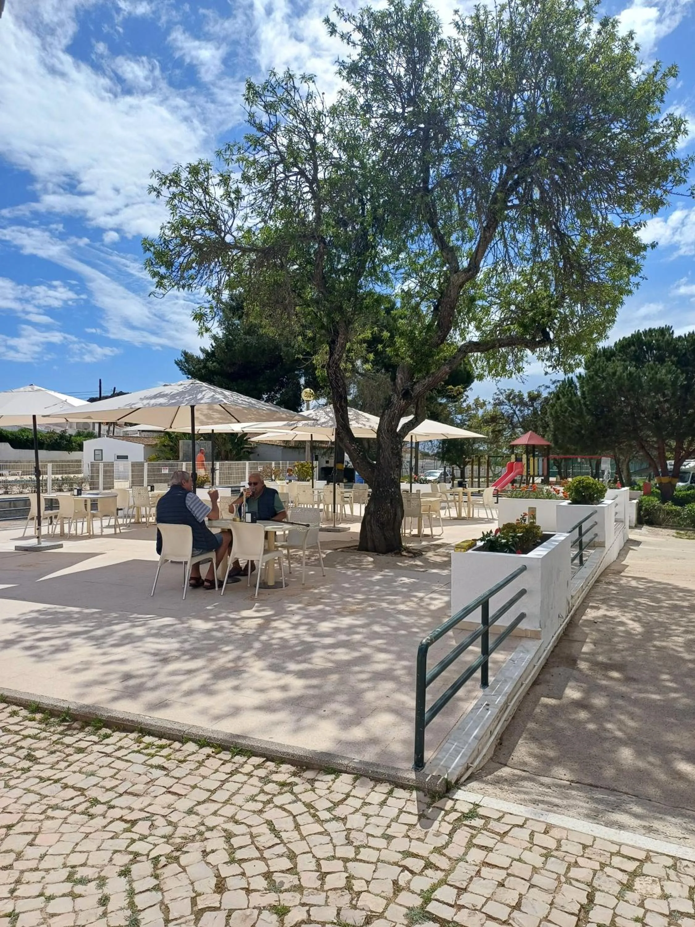 Food and drinks in Parque de Campismo Orbitur Valverde