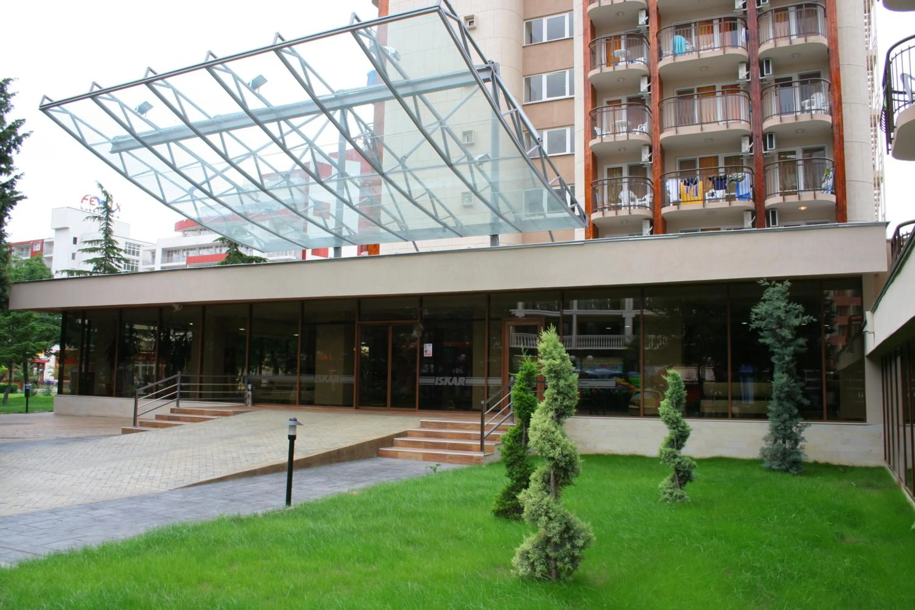 Facade/entrance in Hotel Iskar & Aquapark - All Inclusive
