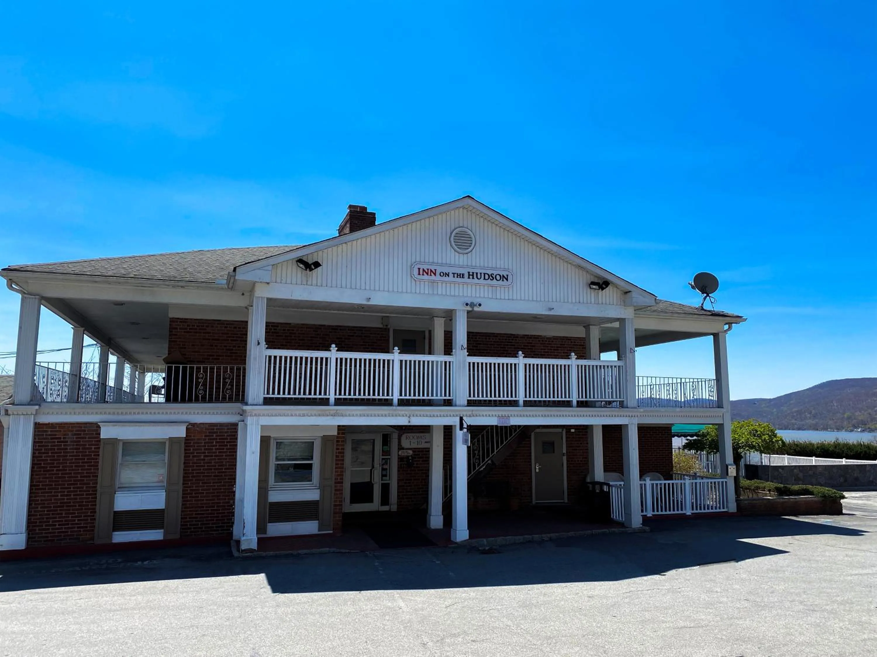 Property building in Inn on the Hudson