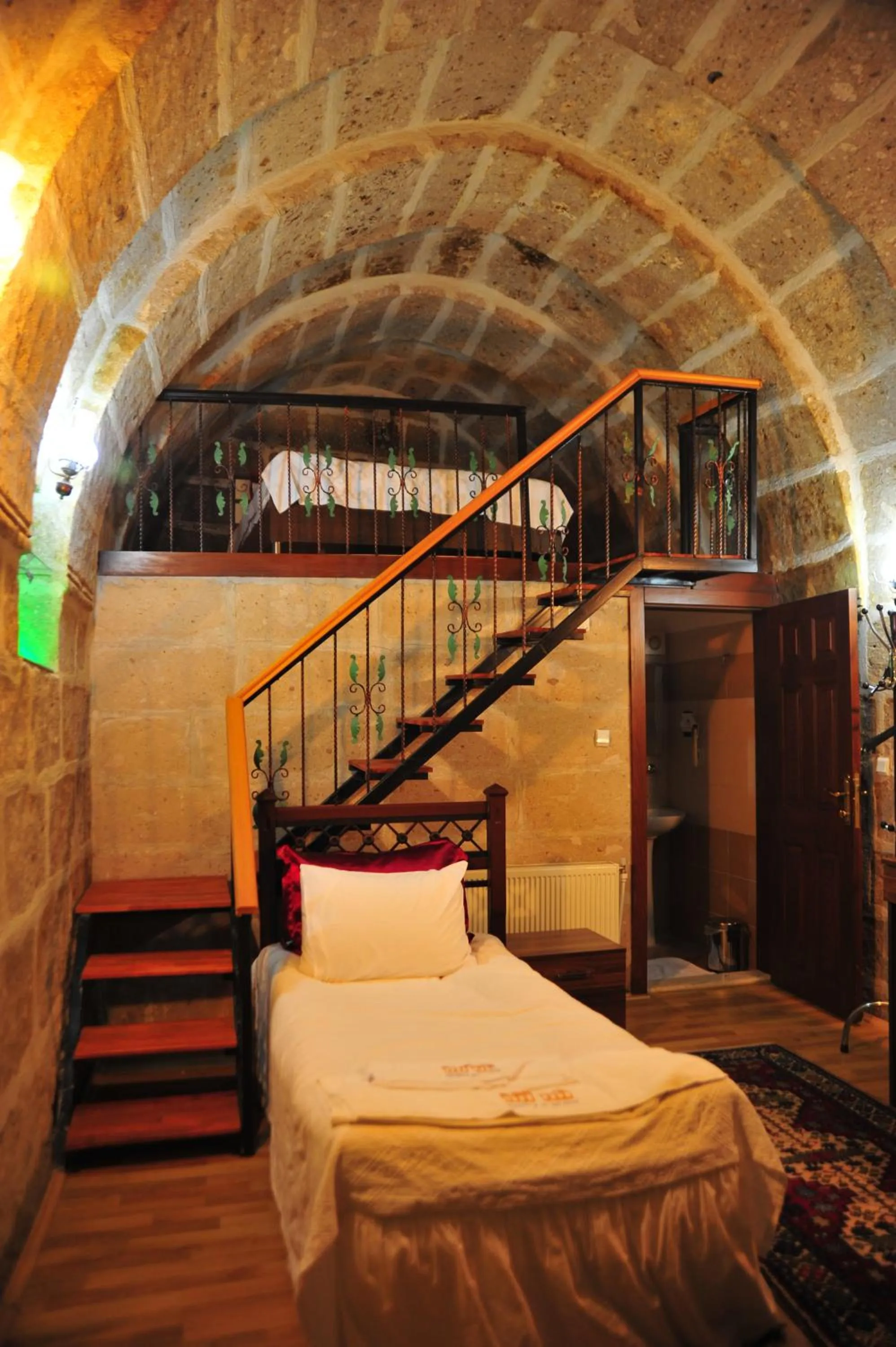 Bed in Osmanoglu Hotel