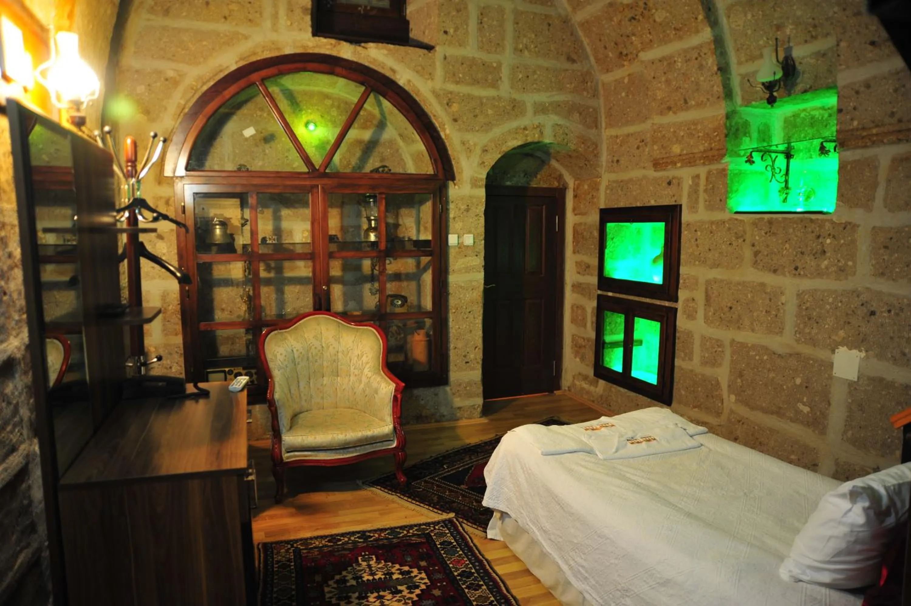 Bed in Osmanoglu Hotel