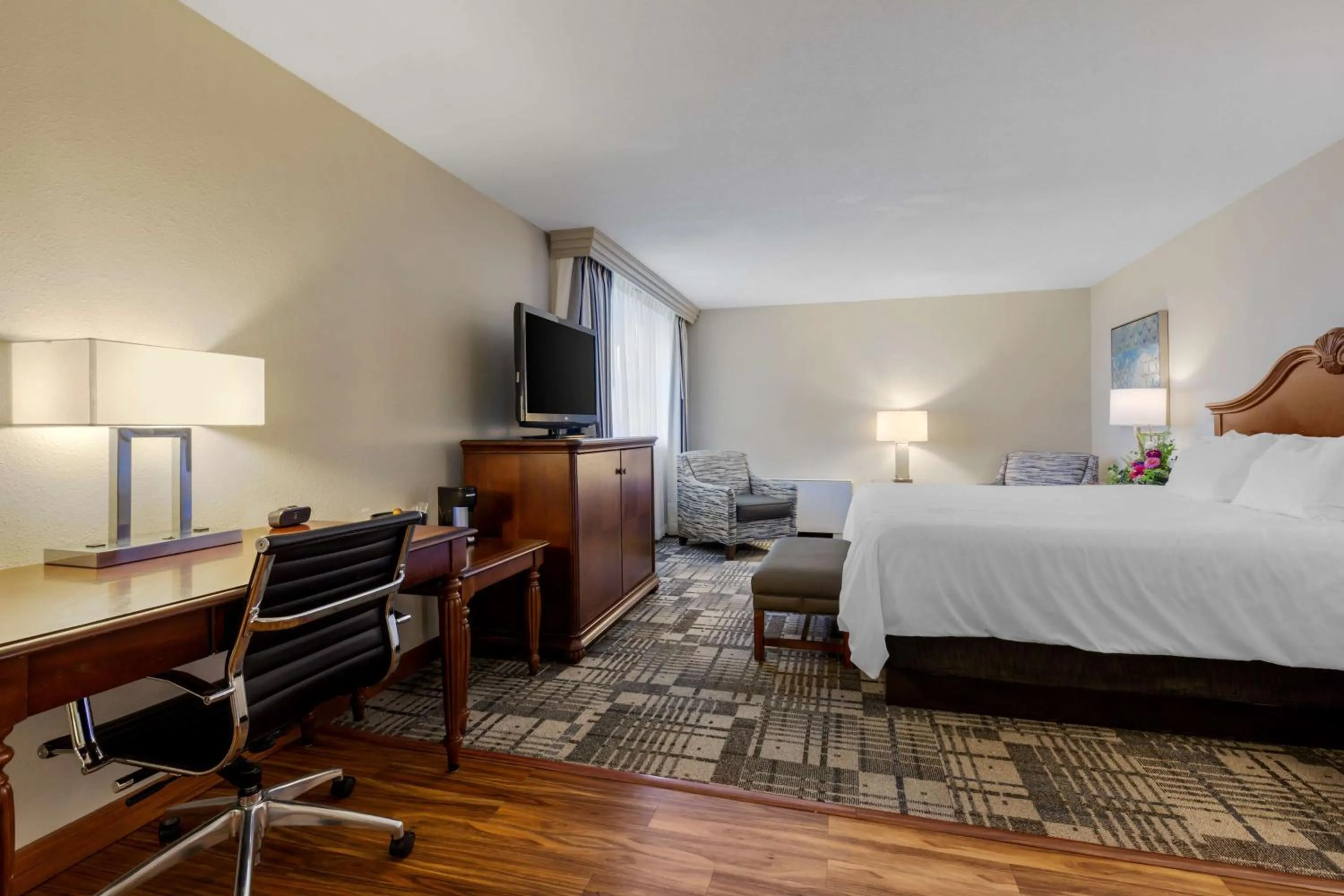 Bedroom, Bed in Best Western Plus Dubuque Hotel and Conference Center