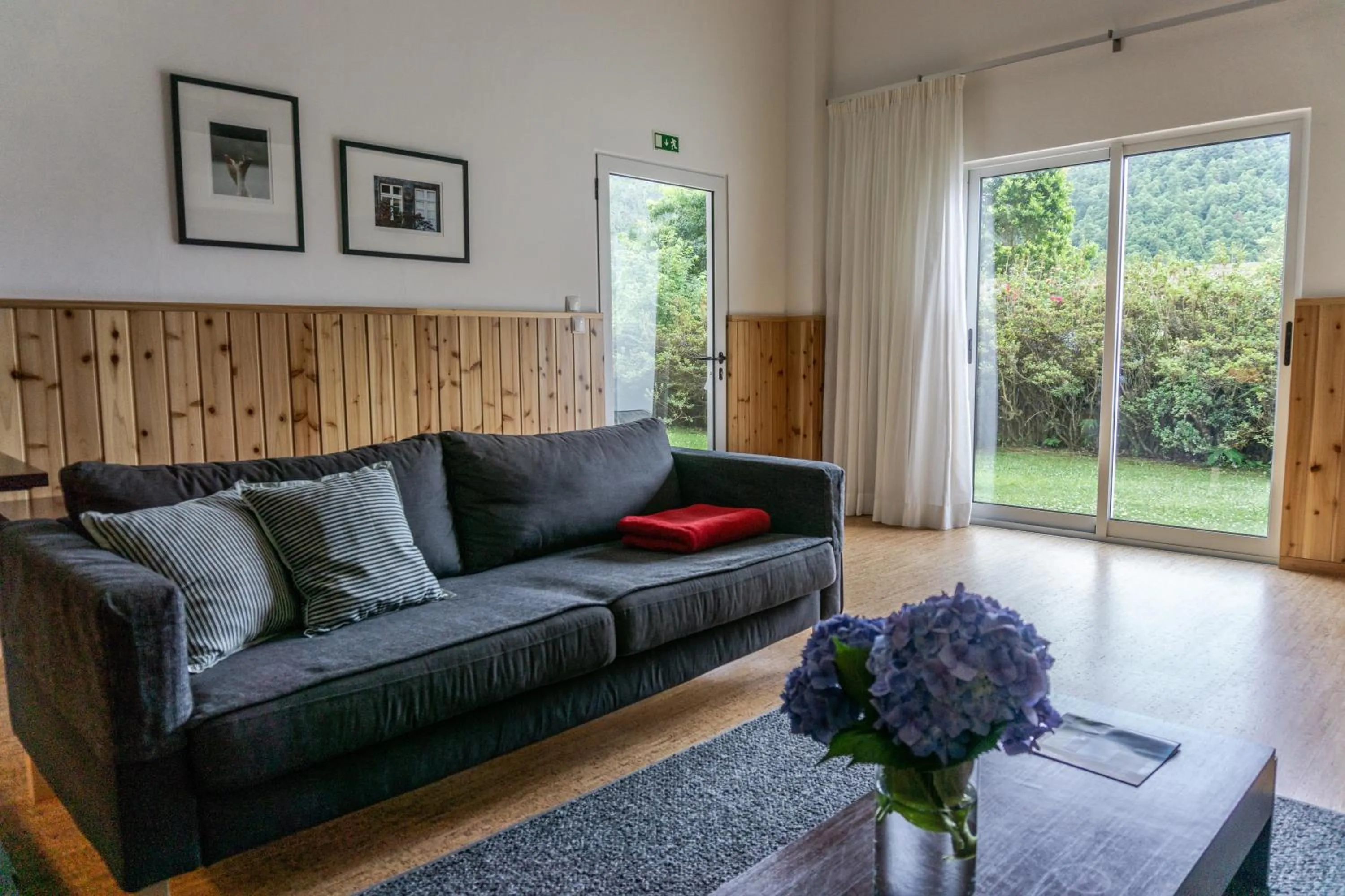 Living room in Furnas Lake Forest Living