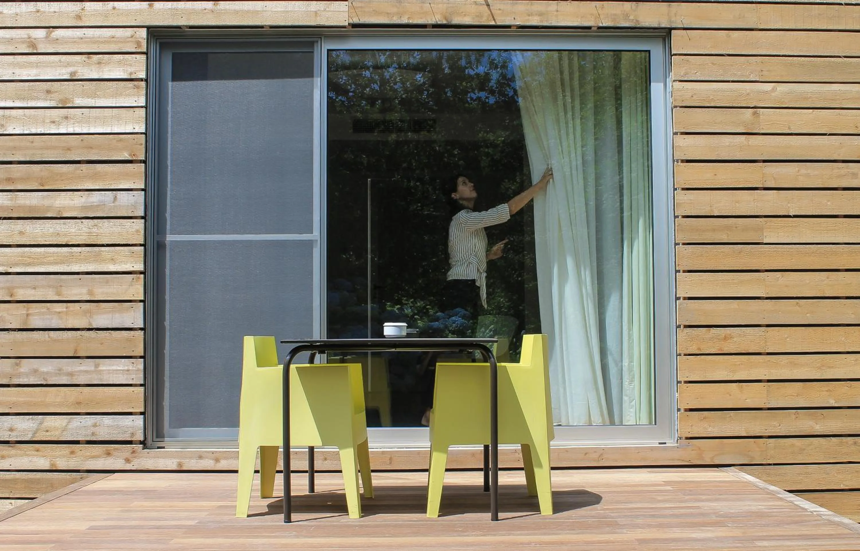 Photo of the whole room in Furnas Lake Forest Living