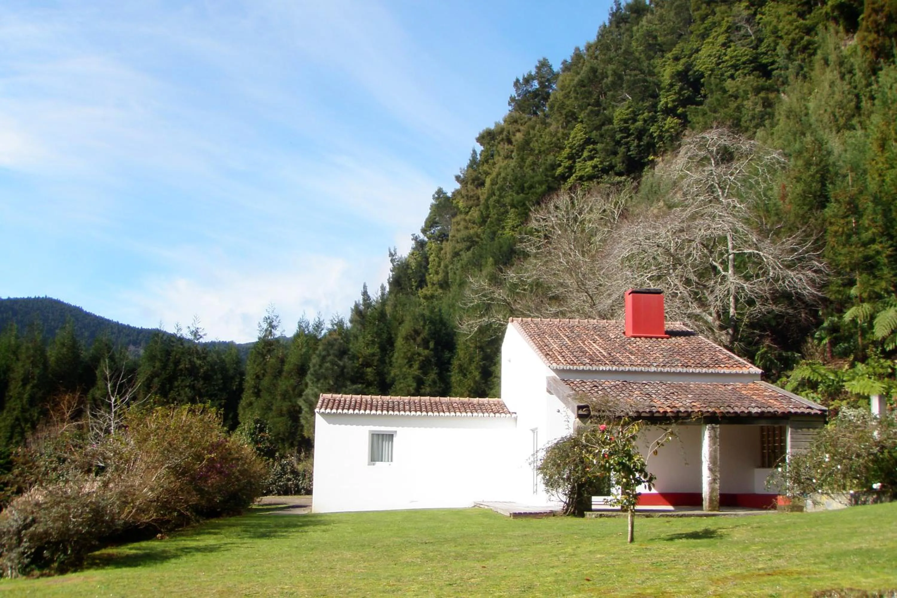 Facade/entrance in Furnas Lake Forest Living