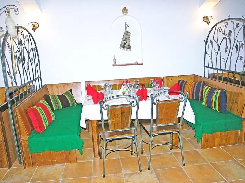 Restaurant/places to eat in Saint George Borovets Hotel