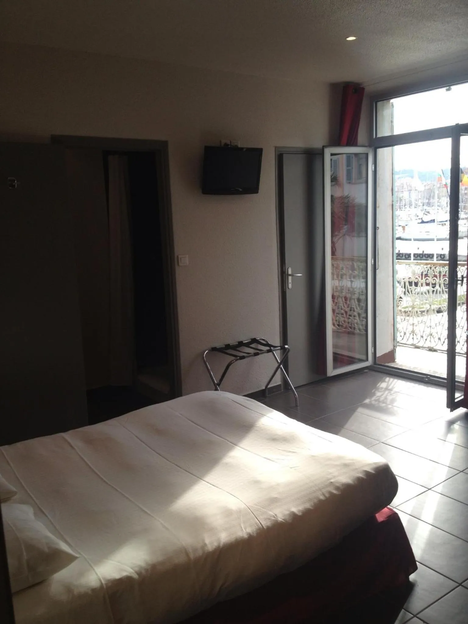 Day, Bed in Hotel Restaurant La Frégate