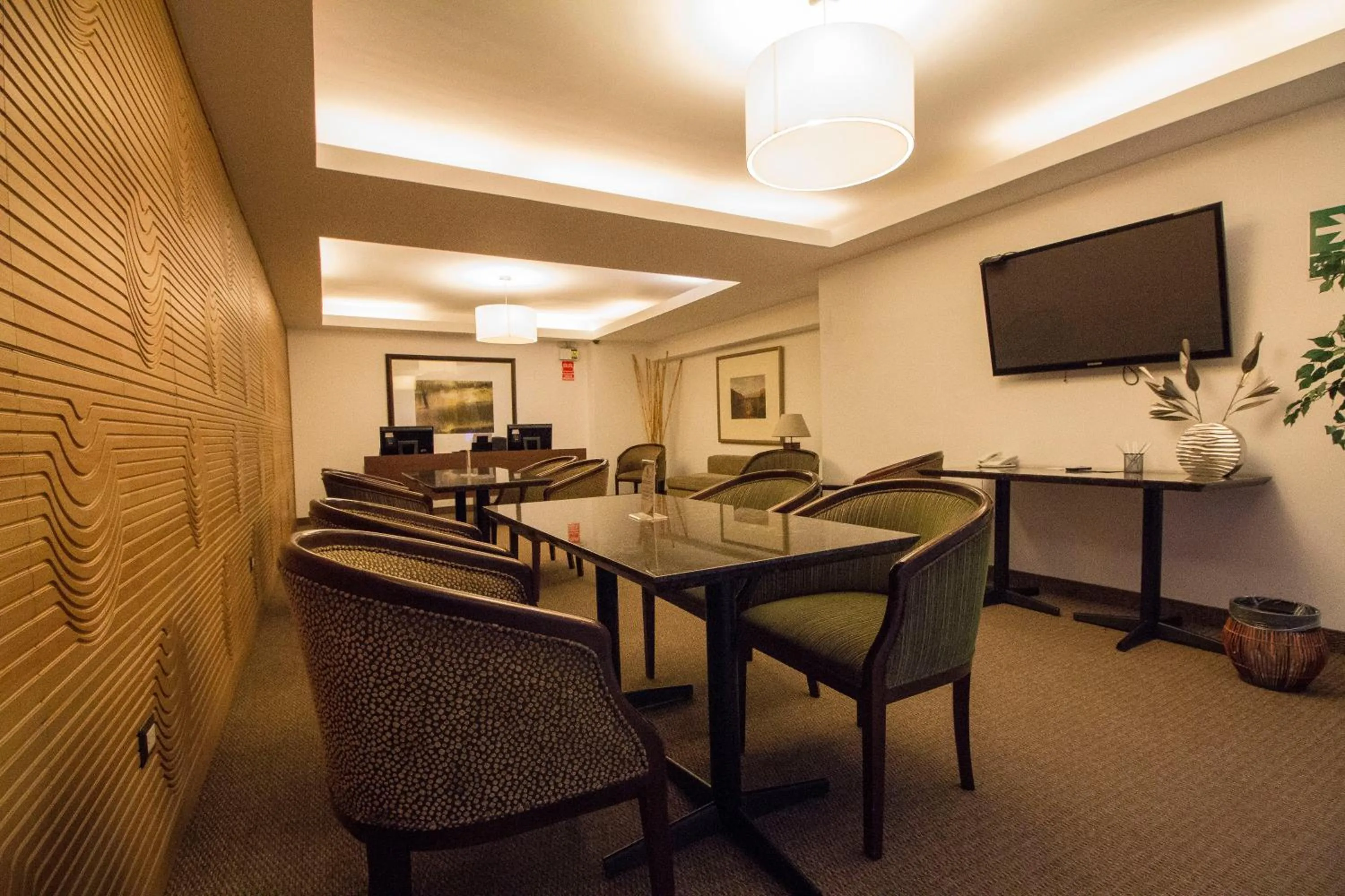 Business facilities in Tierra Viva Arequipa Plaza