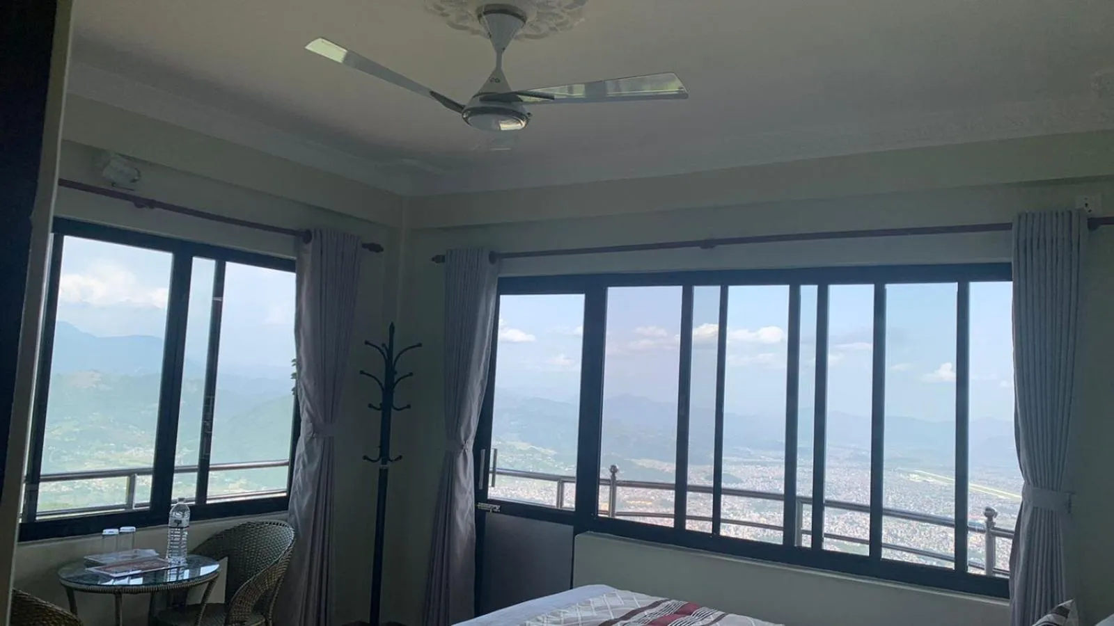 Bed in Hotel Pristine Himalaya