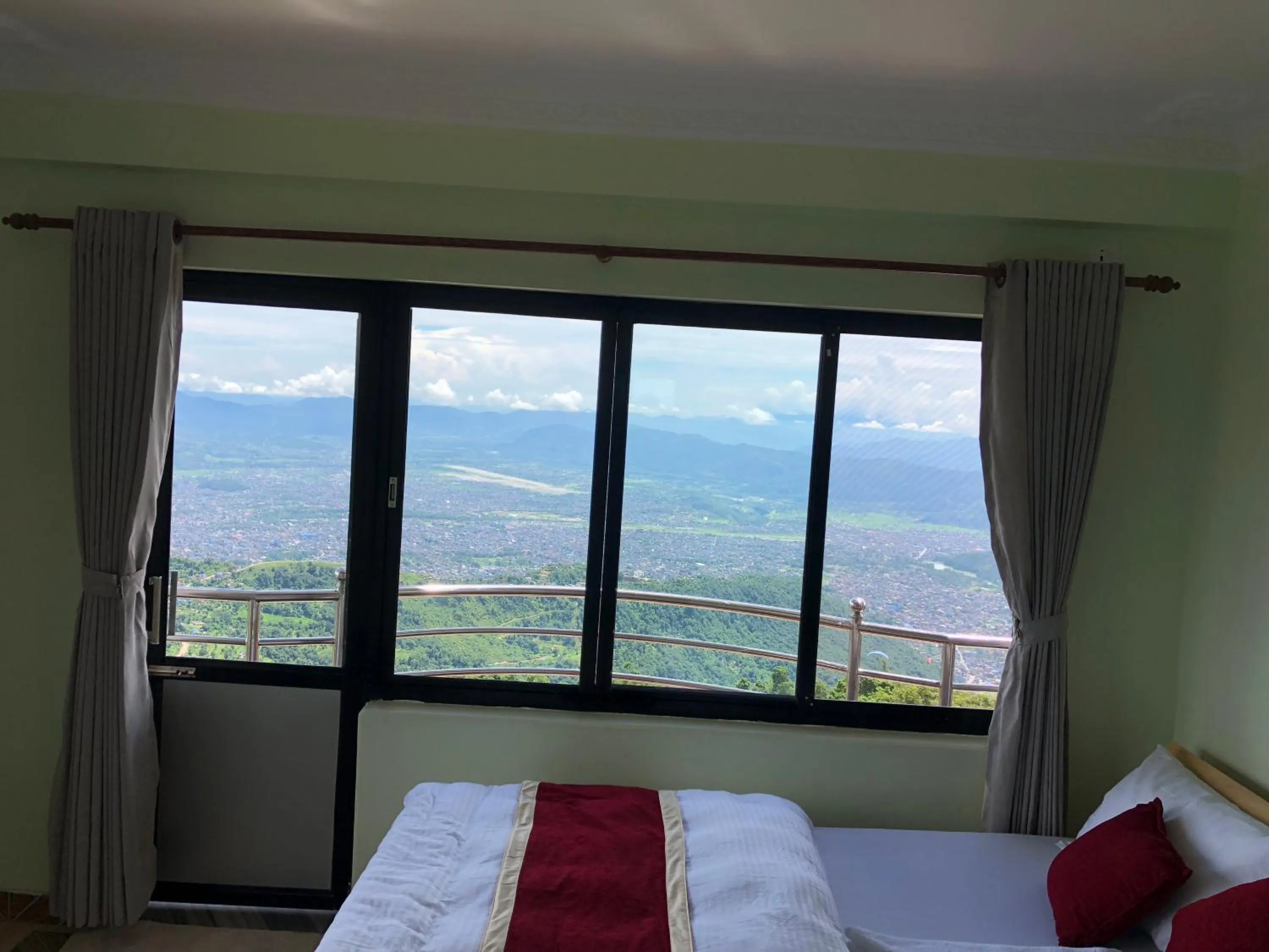 Bedroom, Bed in Hotel Pristine Himalaya