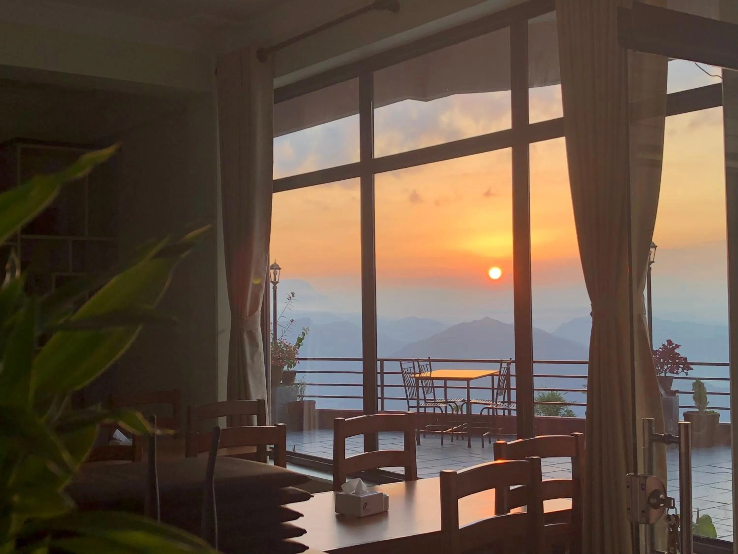 Sunrise in Hotel Pristine Himalaya