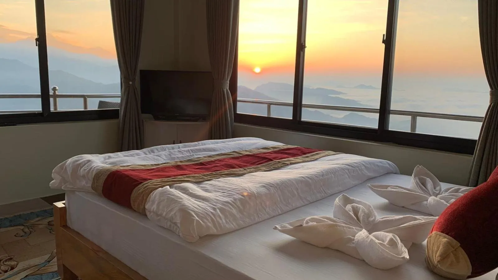 Bed in Hotel Pristine Himalaya
