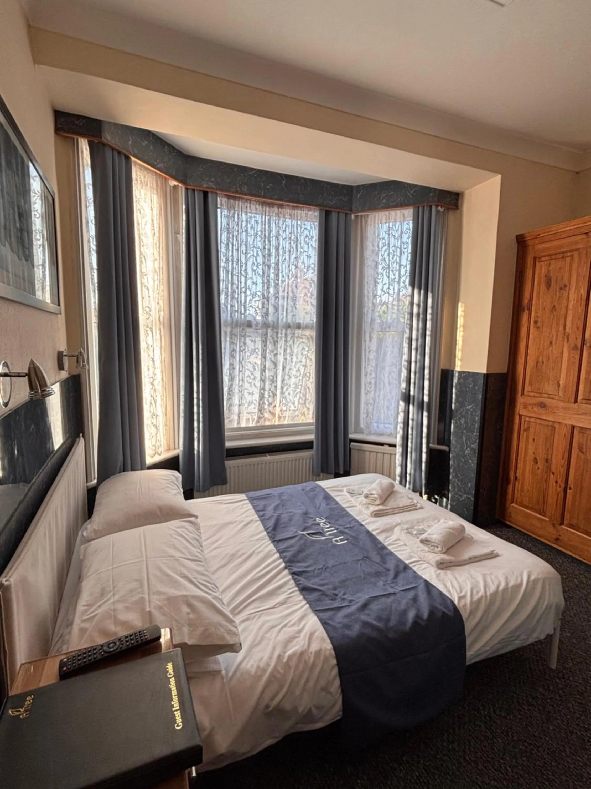 Bed in Argyle Lodge Self Catering Guest House