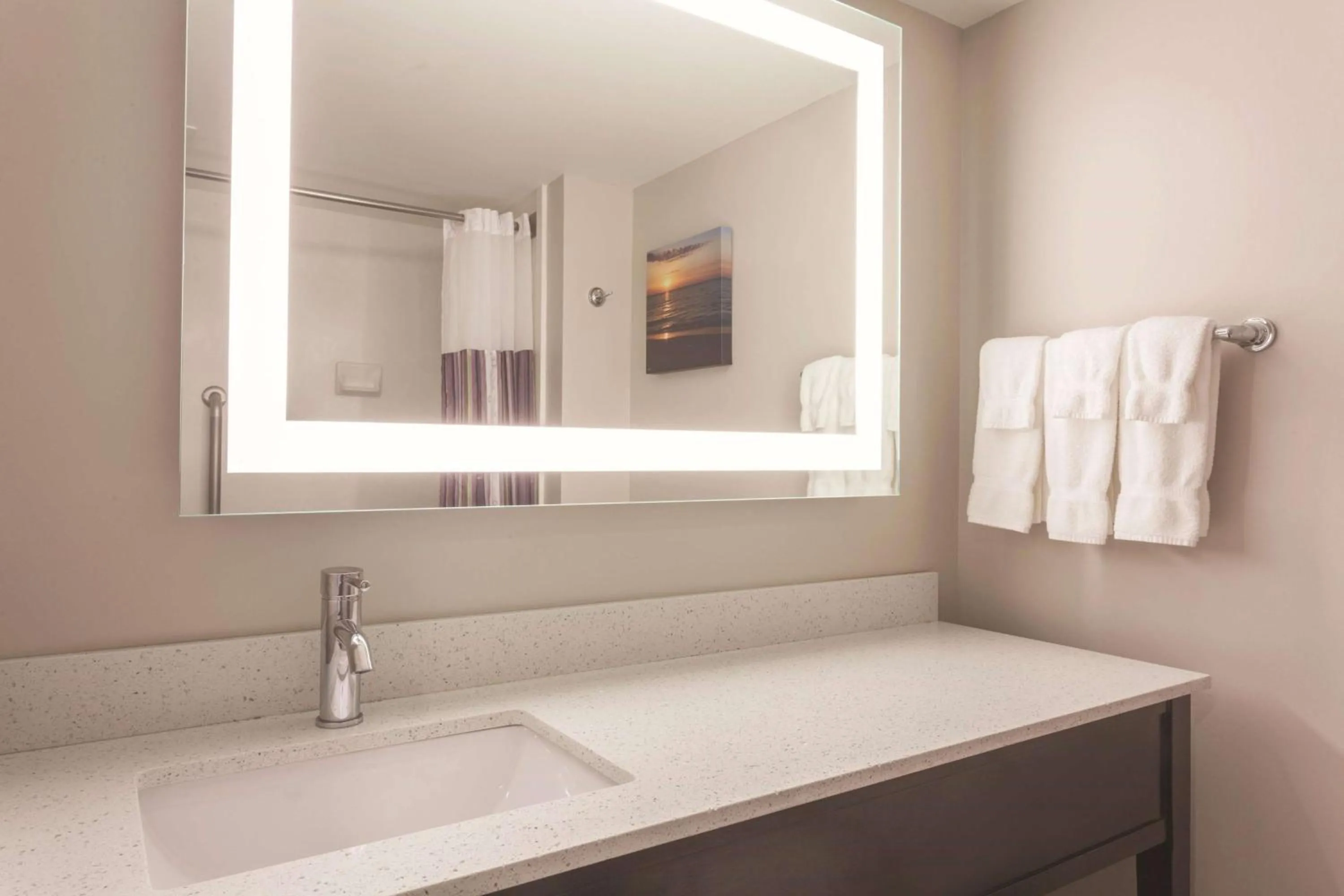 Bathroom in La Quinta by Wyndham Columbus North