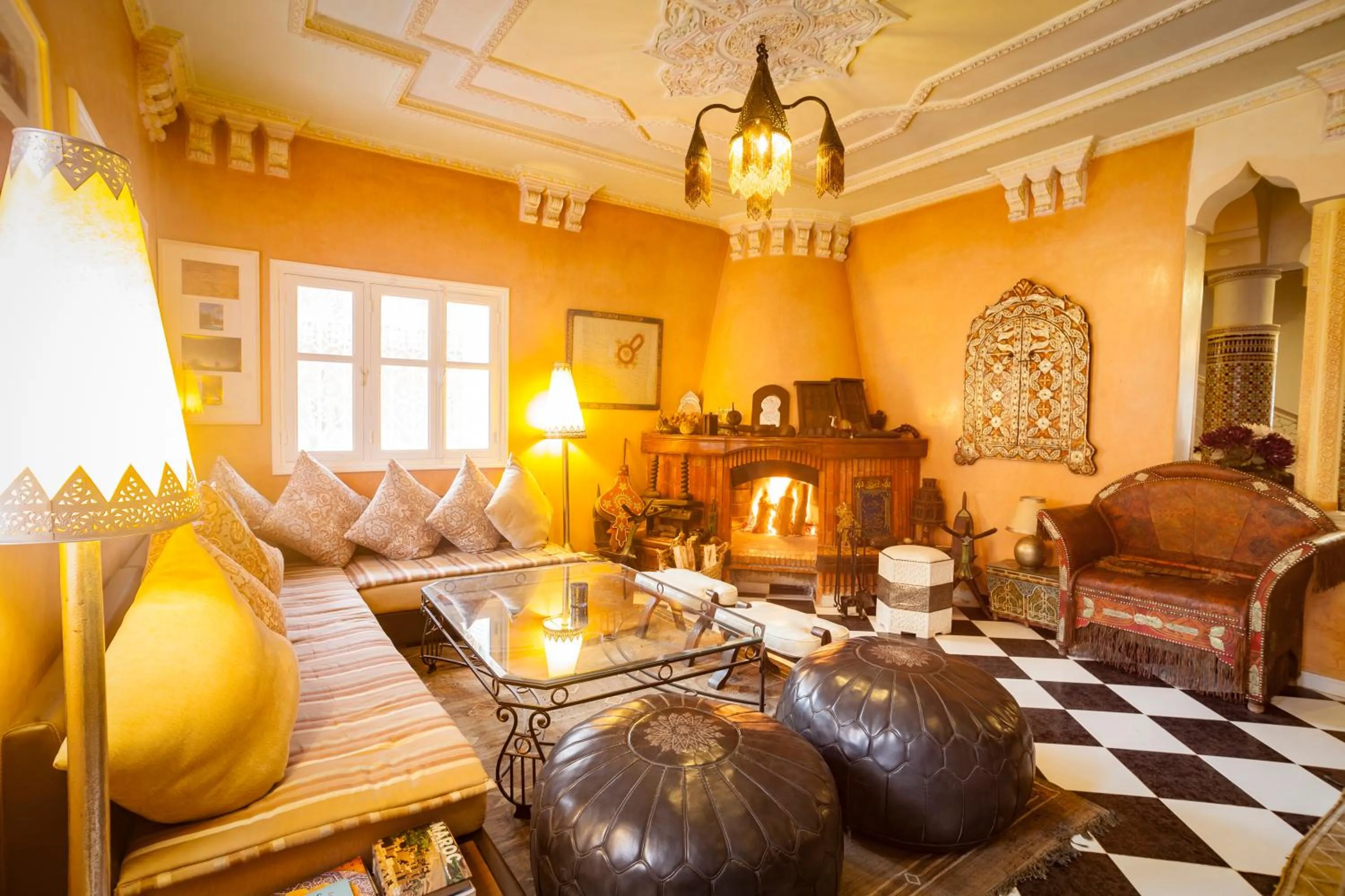 Communal lounge/ TV room in Riad Dar Sofian