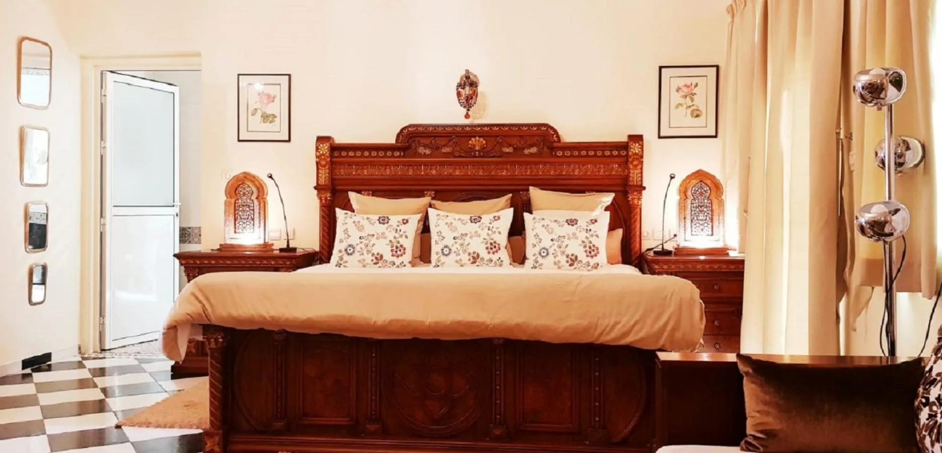 Bed in Riad Dar Sofian