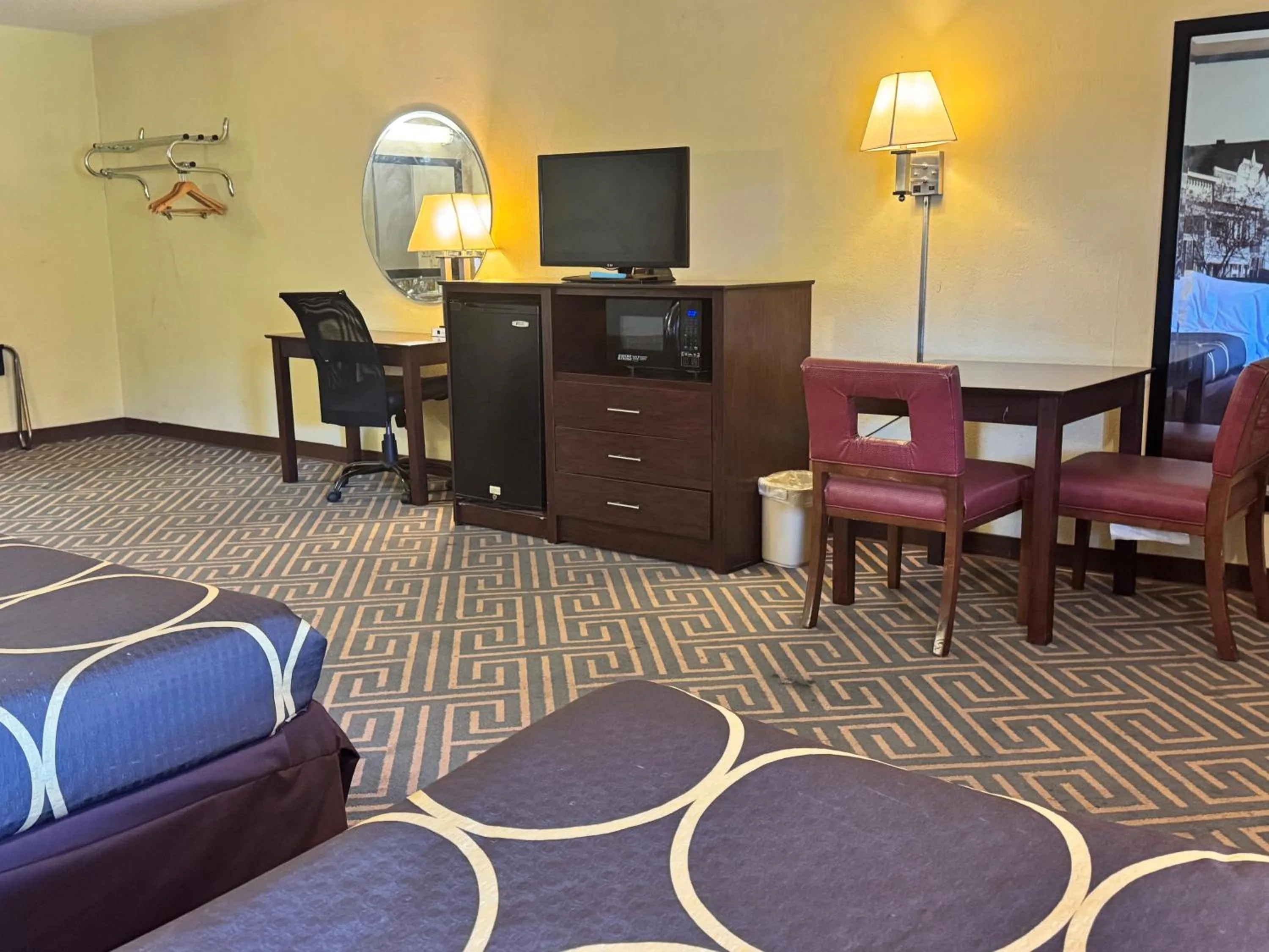 TV and multimedia in Super 8 by Wyndham Laurel