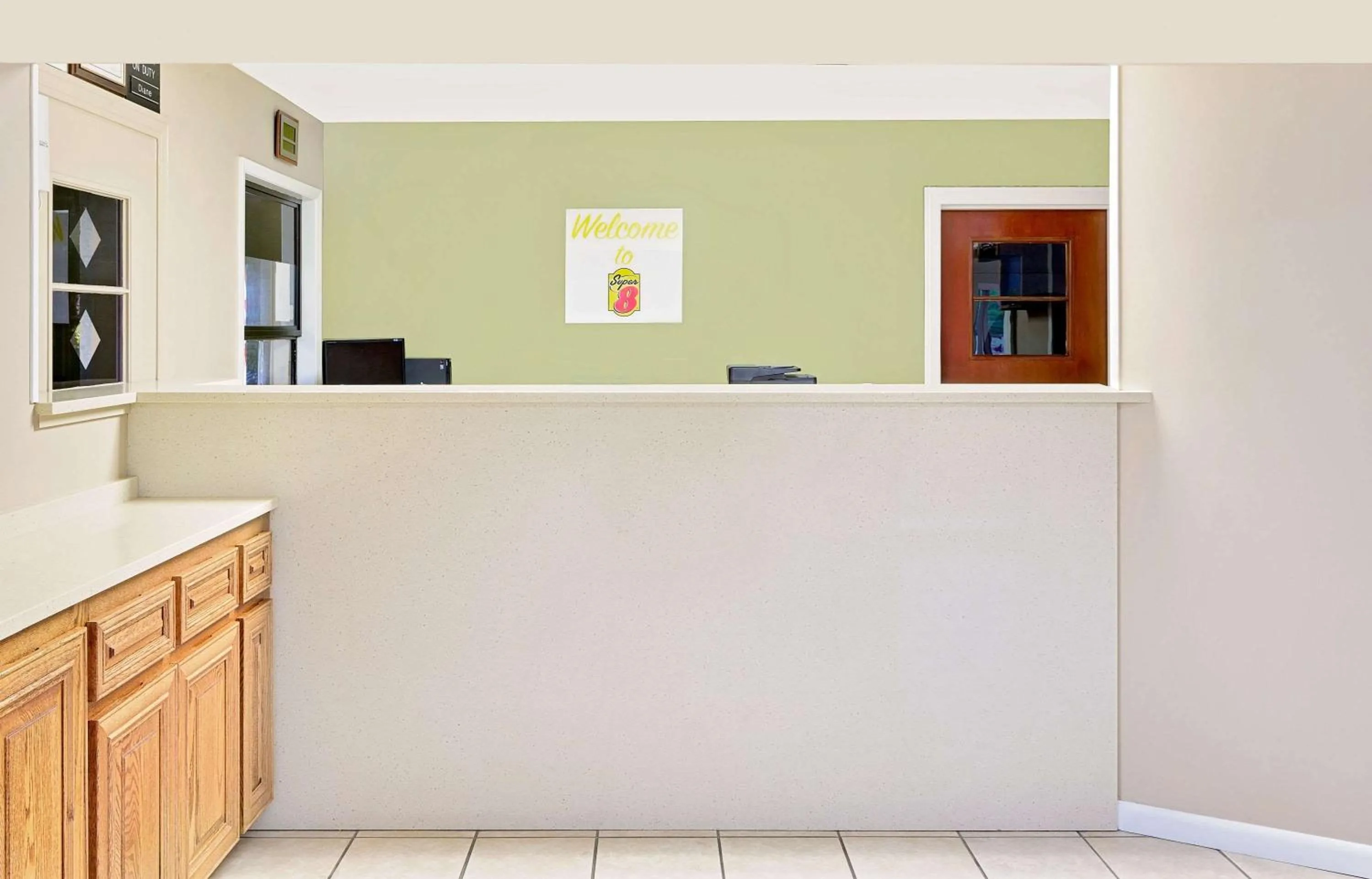 Lobby or reception in Super 8 by Wyndham Laurel