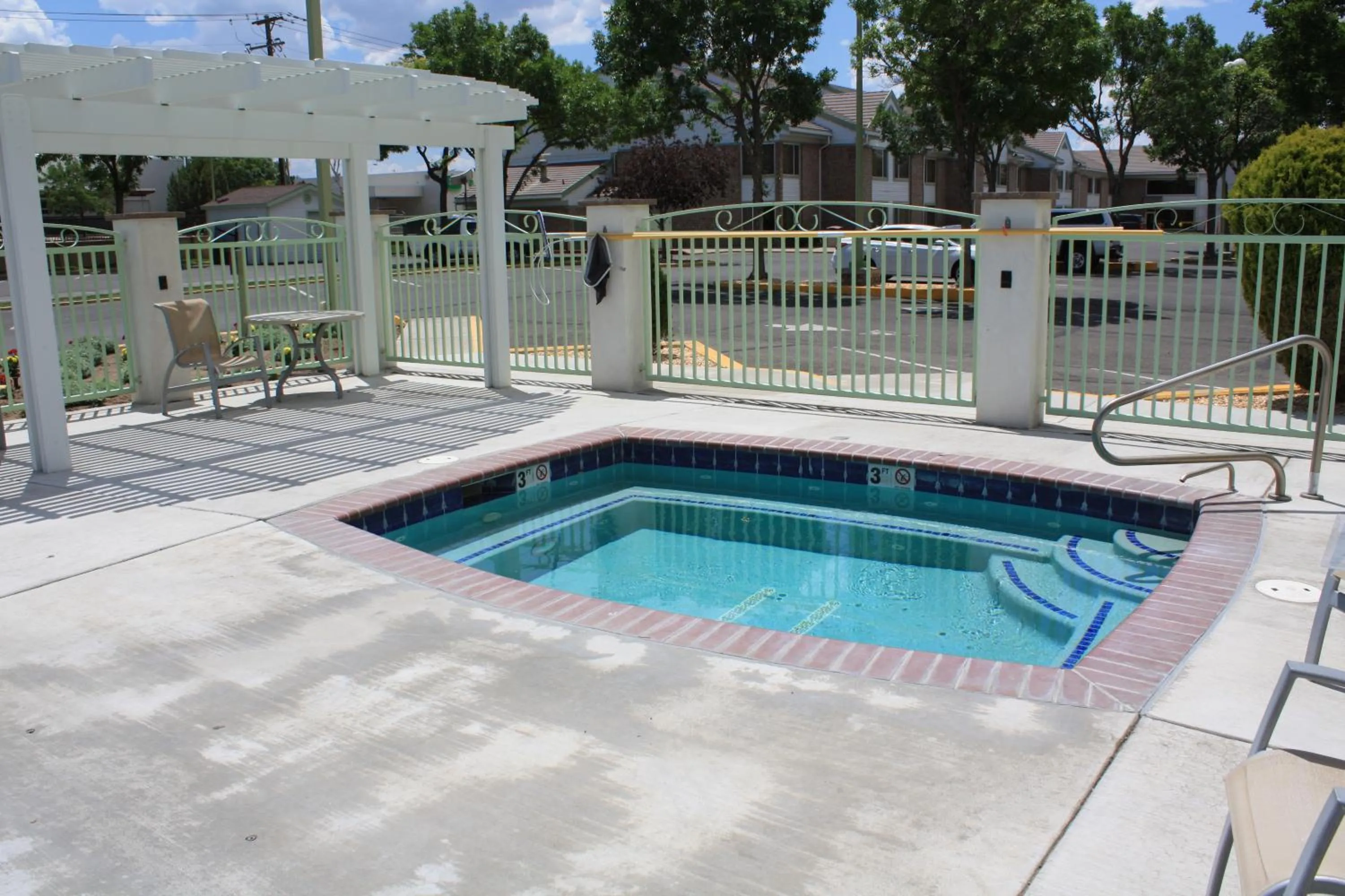 Swimming pool in Winnemucca Inn & Casino