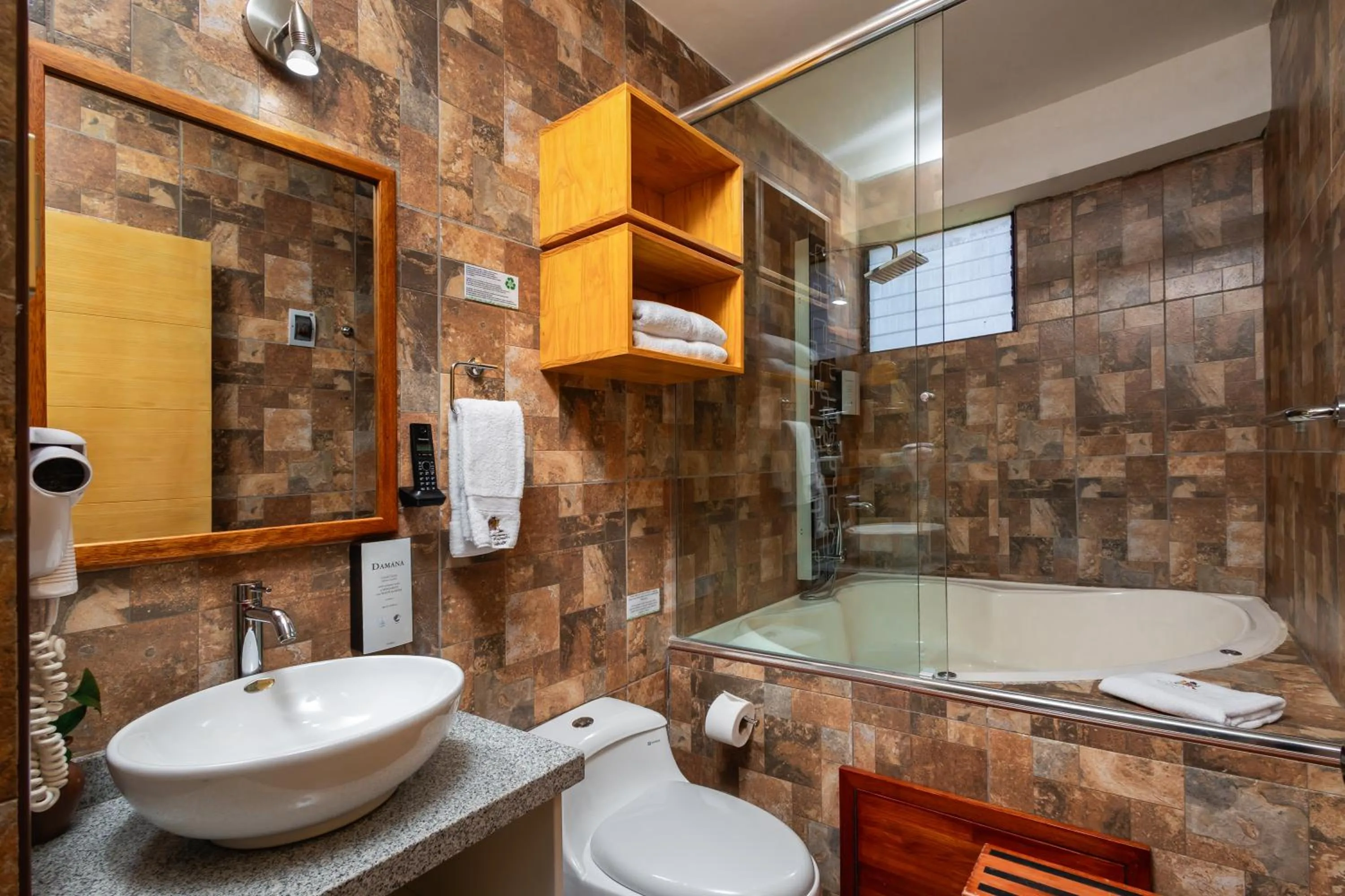 Shower in Hacienda del Valle Sagrado