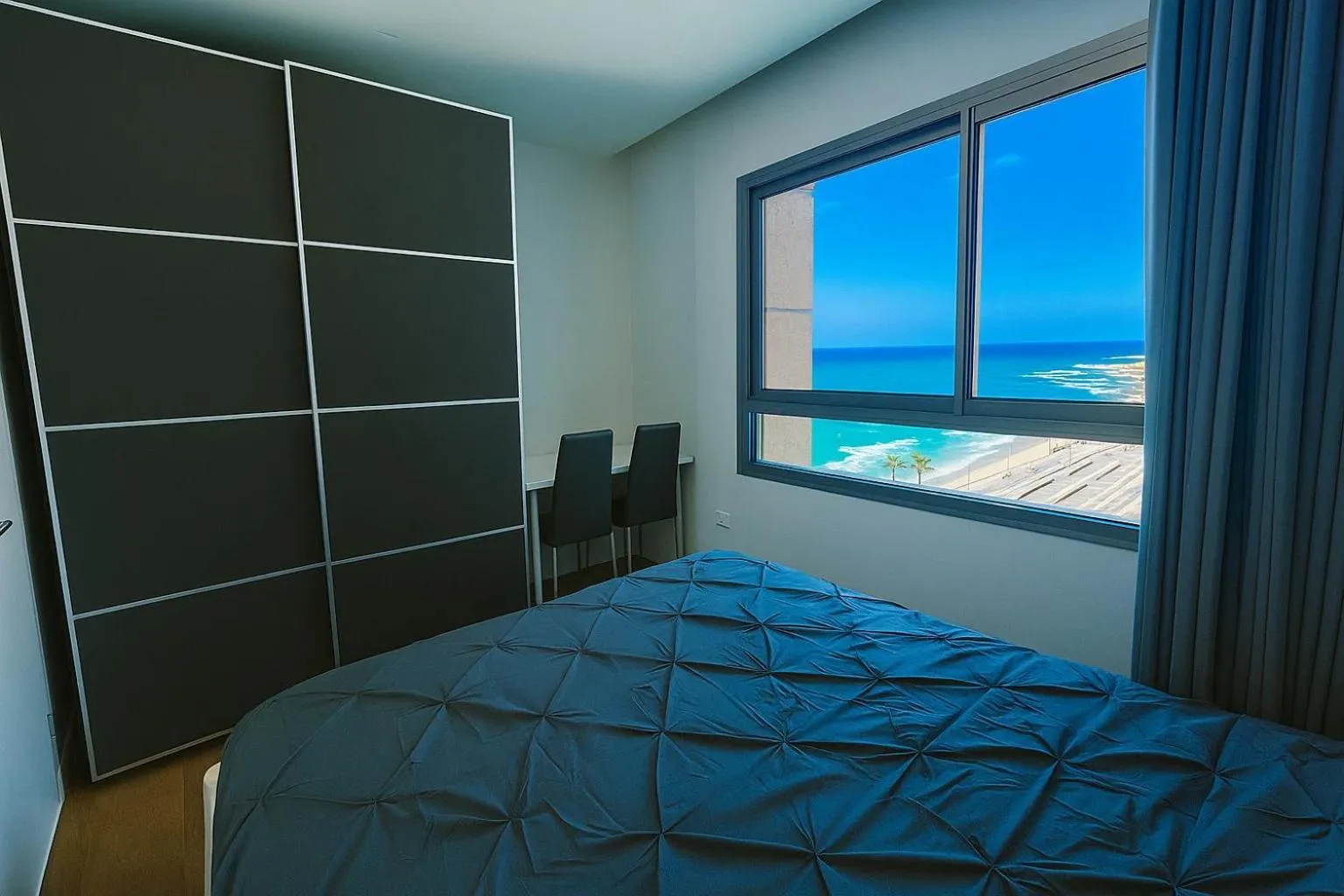 Bedroom, Bed in Luxurious Beach apartments