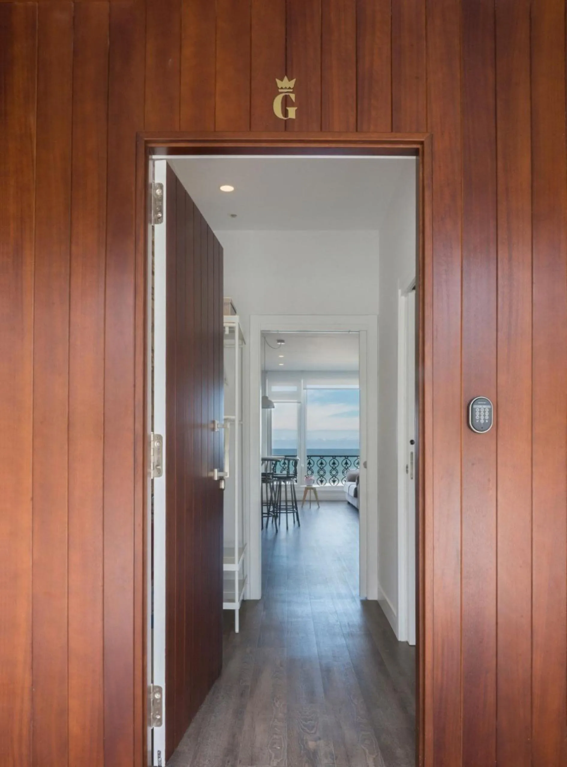 Decorative detail in Apartamentos Good Duke by Egona