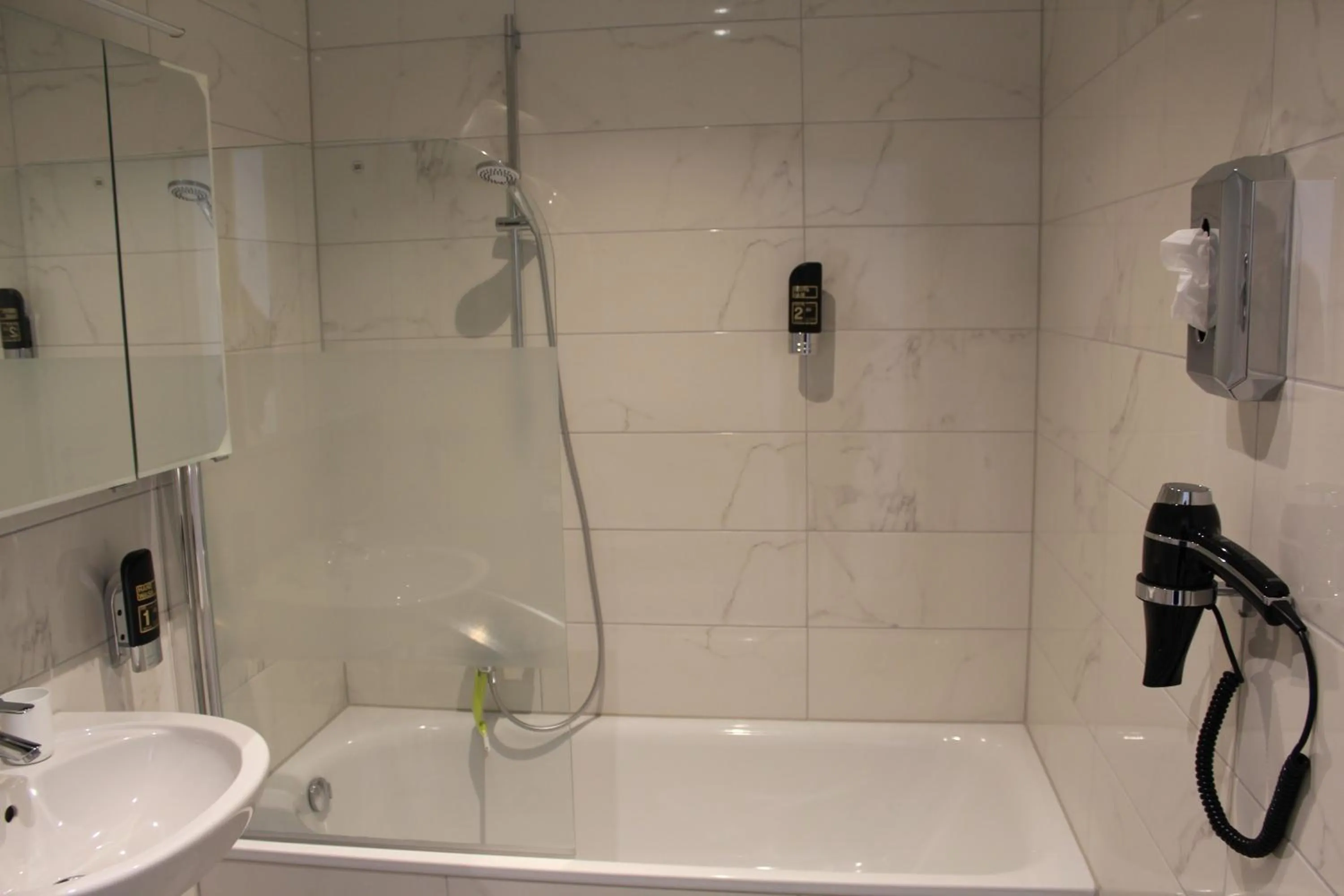 Photo of the whole room in Hotel Lumi