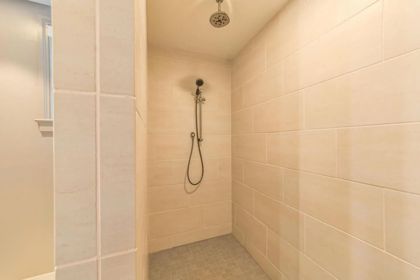 Shower in The Beaufort Inn