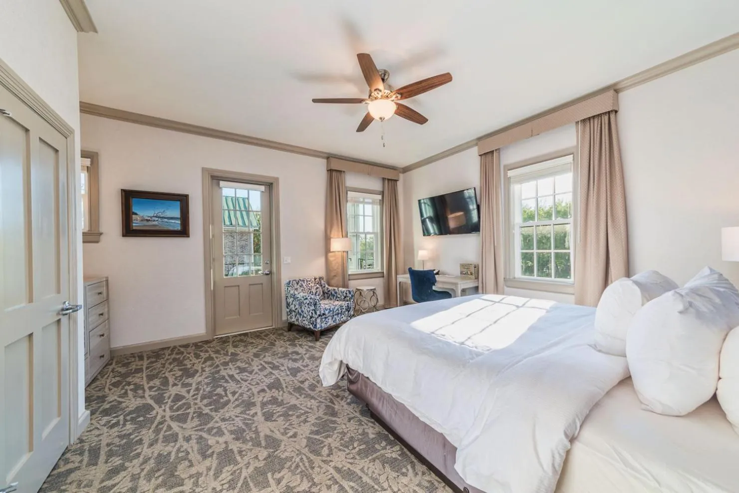 TV and multimedia, Bed in The Beaufort Inn