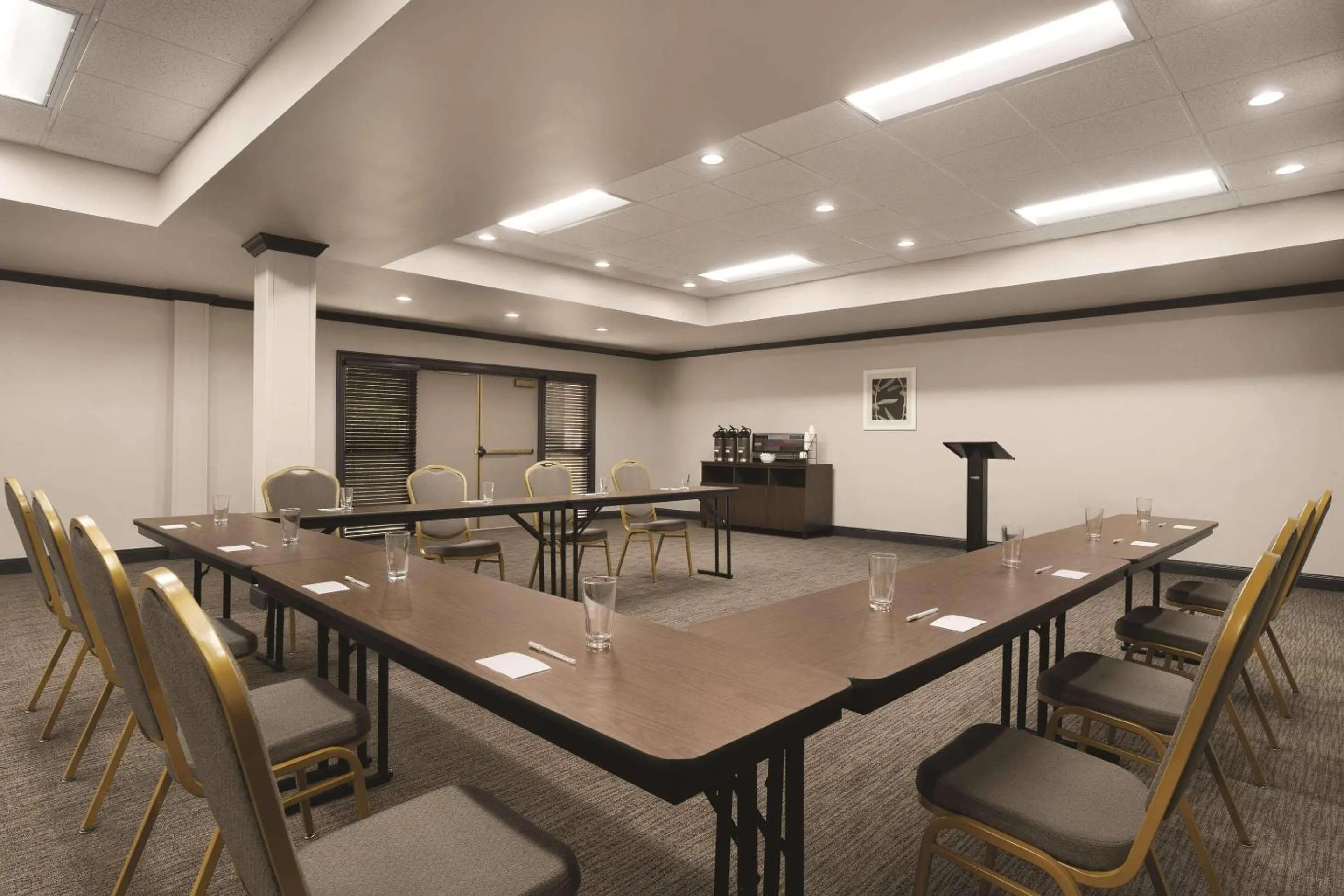 Meeting/conference room in Country Inn & Suites by Radisson Raleigh-Durham Airport NC