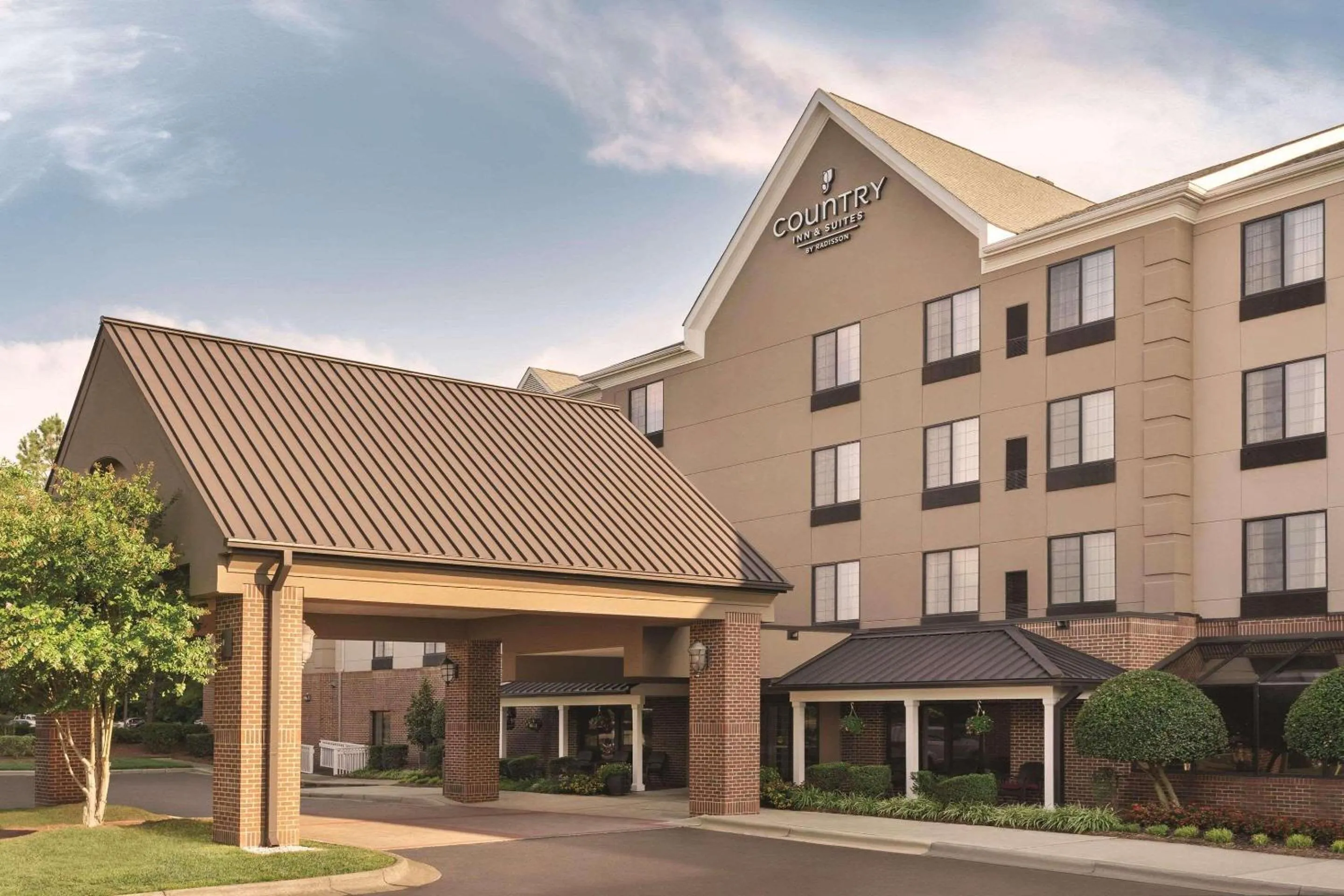 Property building in Country Inn & Suites by Radisson Raleigh-Durham Airport NC