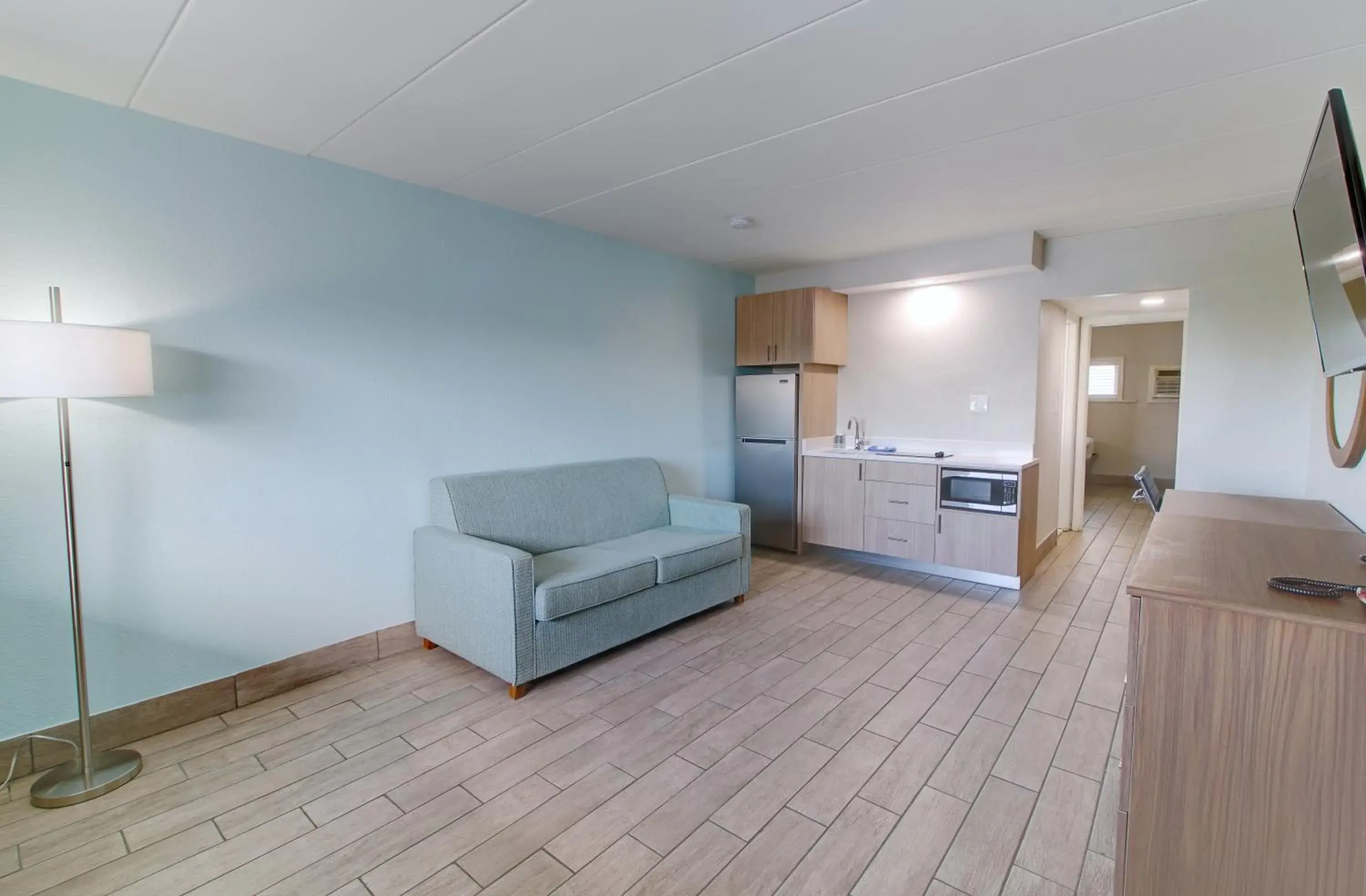 Deluxe Suite - Non-Smoking in Seashire Inn & Suites Deluxe Suite - Non-Smoking in Seashire Inn & Suites