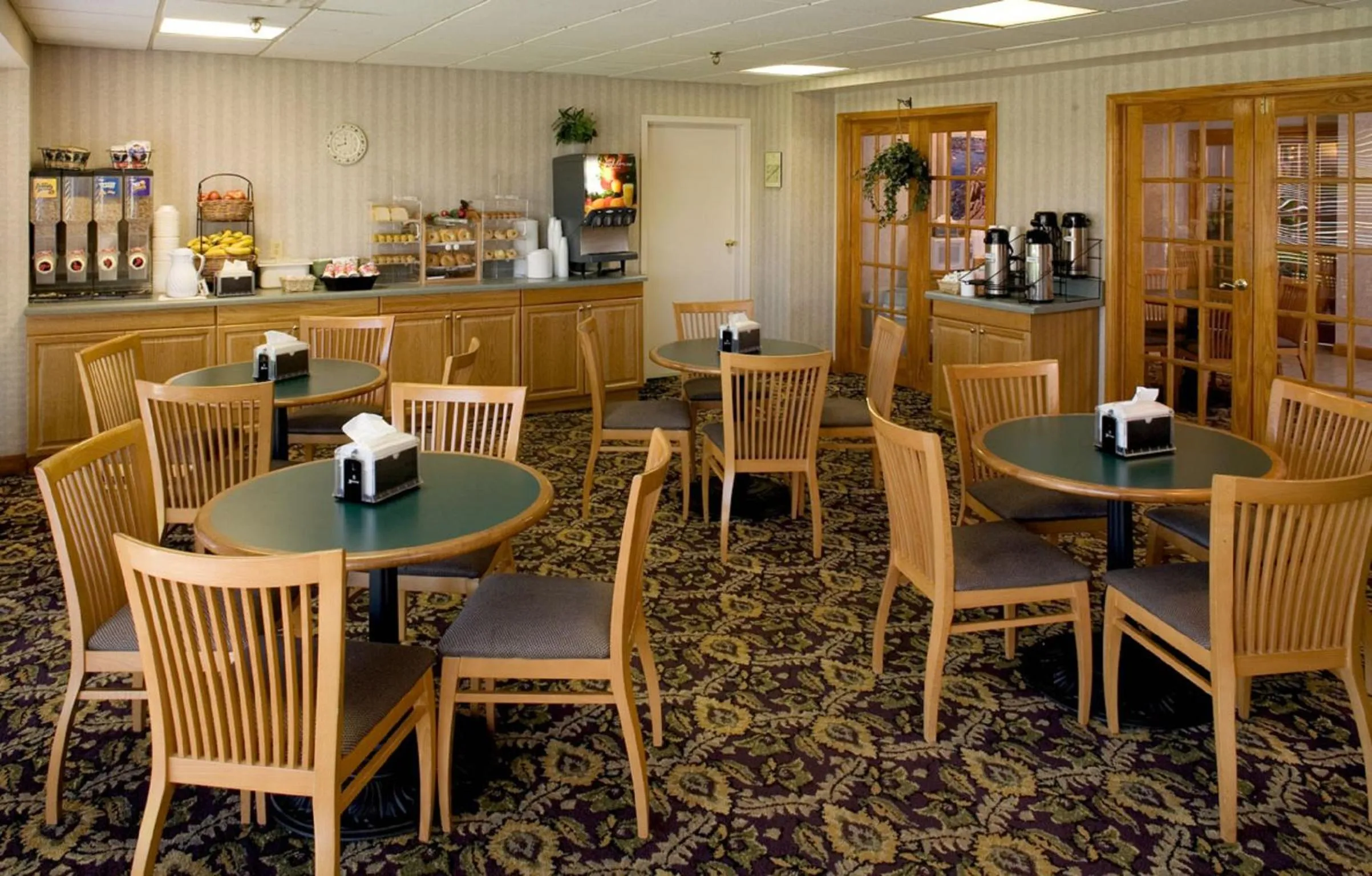 Restaurant/places to eat in Luxe Studios Nashville Opryland