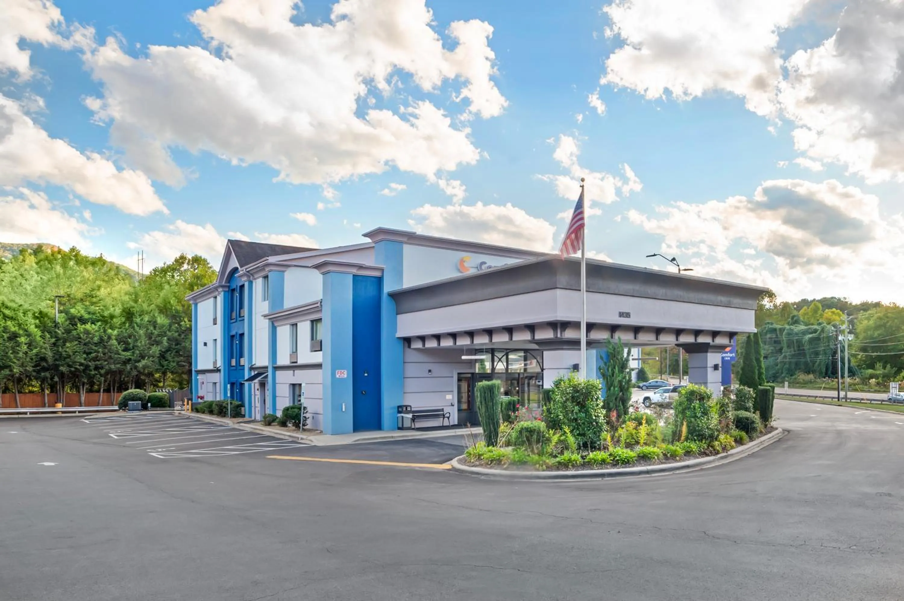 Property building in Comfort Inn Asheville East-Blue Ridge Pkwy Access