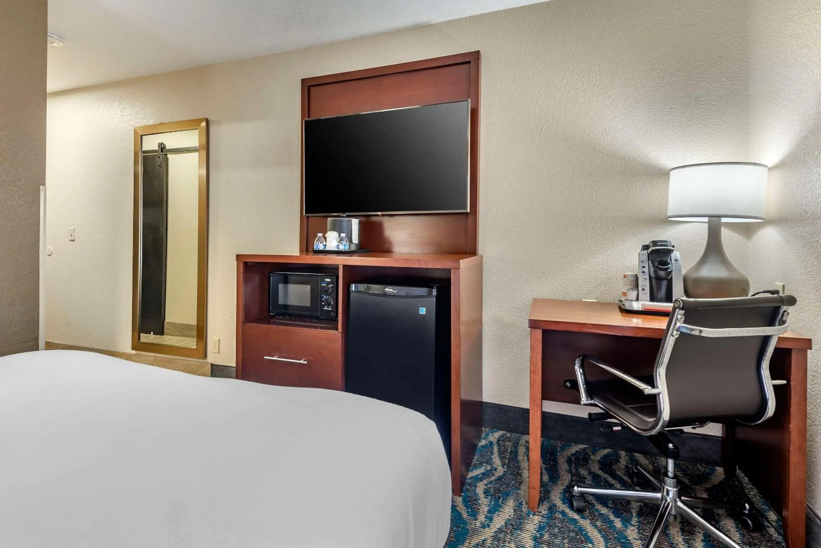 Bedroom, Bed in Comfort Inn Asheville East-Blue Ridge Pkwy Access