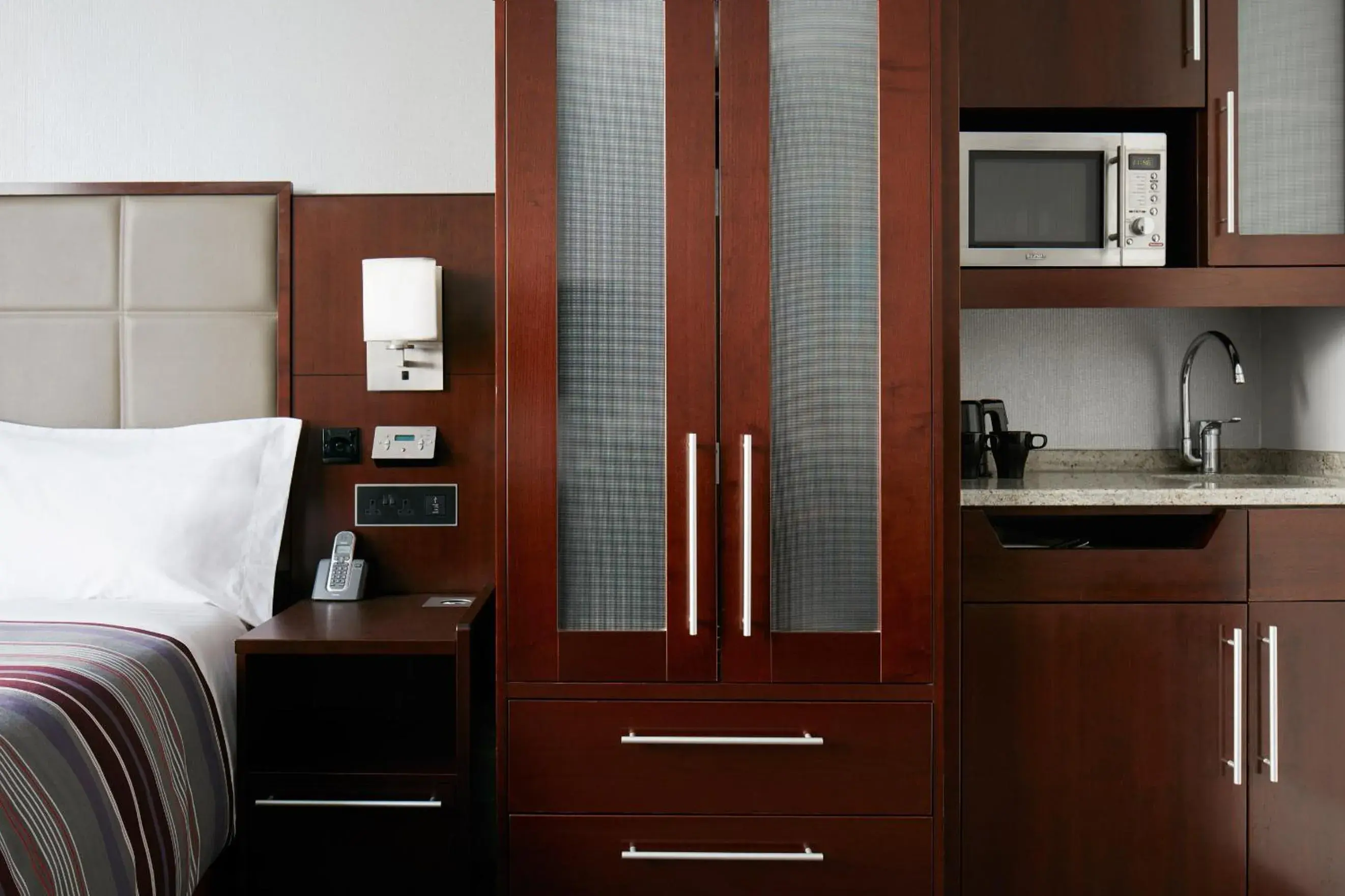 Superior Queen Room in The Grand at Trafalgar Square Superior Queen Room in The Grand at Trafalgar Square