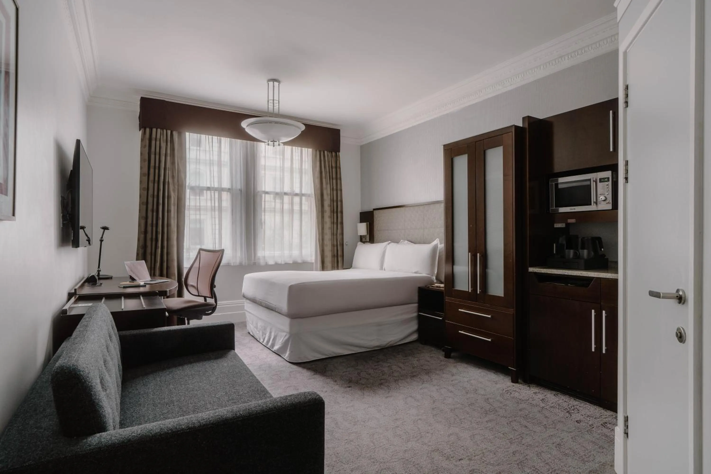 Bedroom, Bed in The Grand at Trafalgar Square