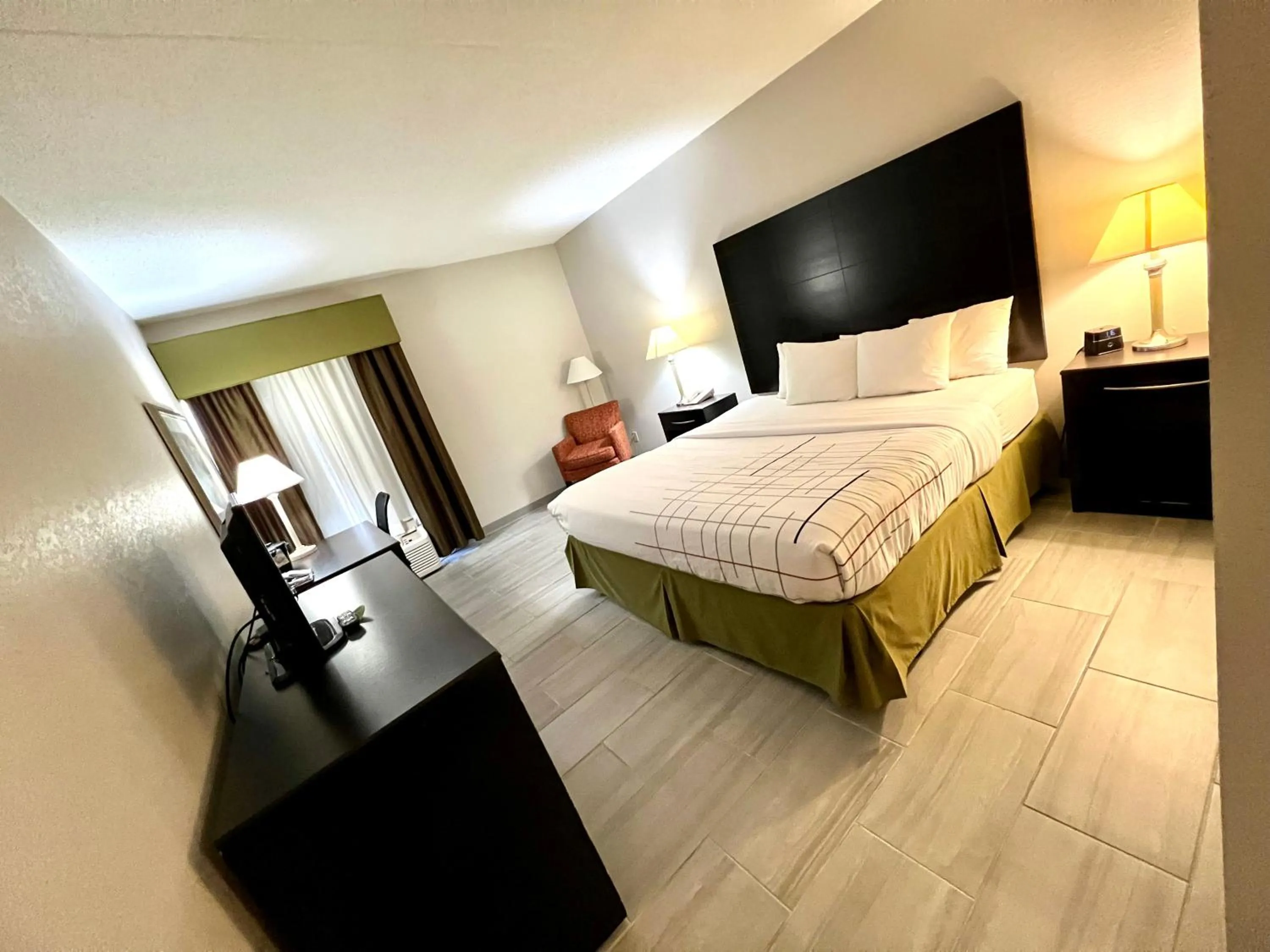 Bed in La Quinta by Wyndham Salina