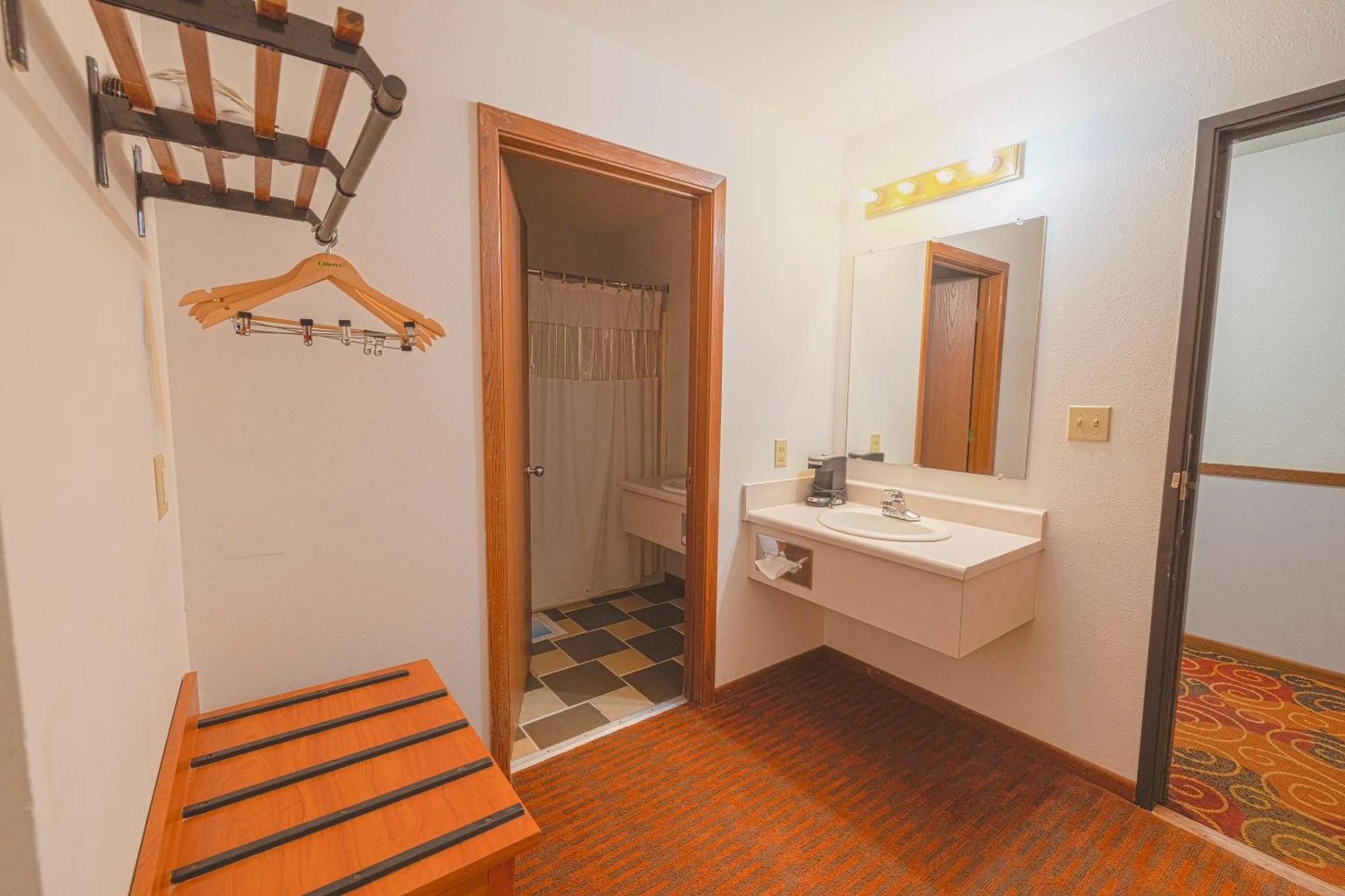 Bathroom in Harlan Inn and Suites By OYO Harlan