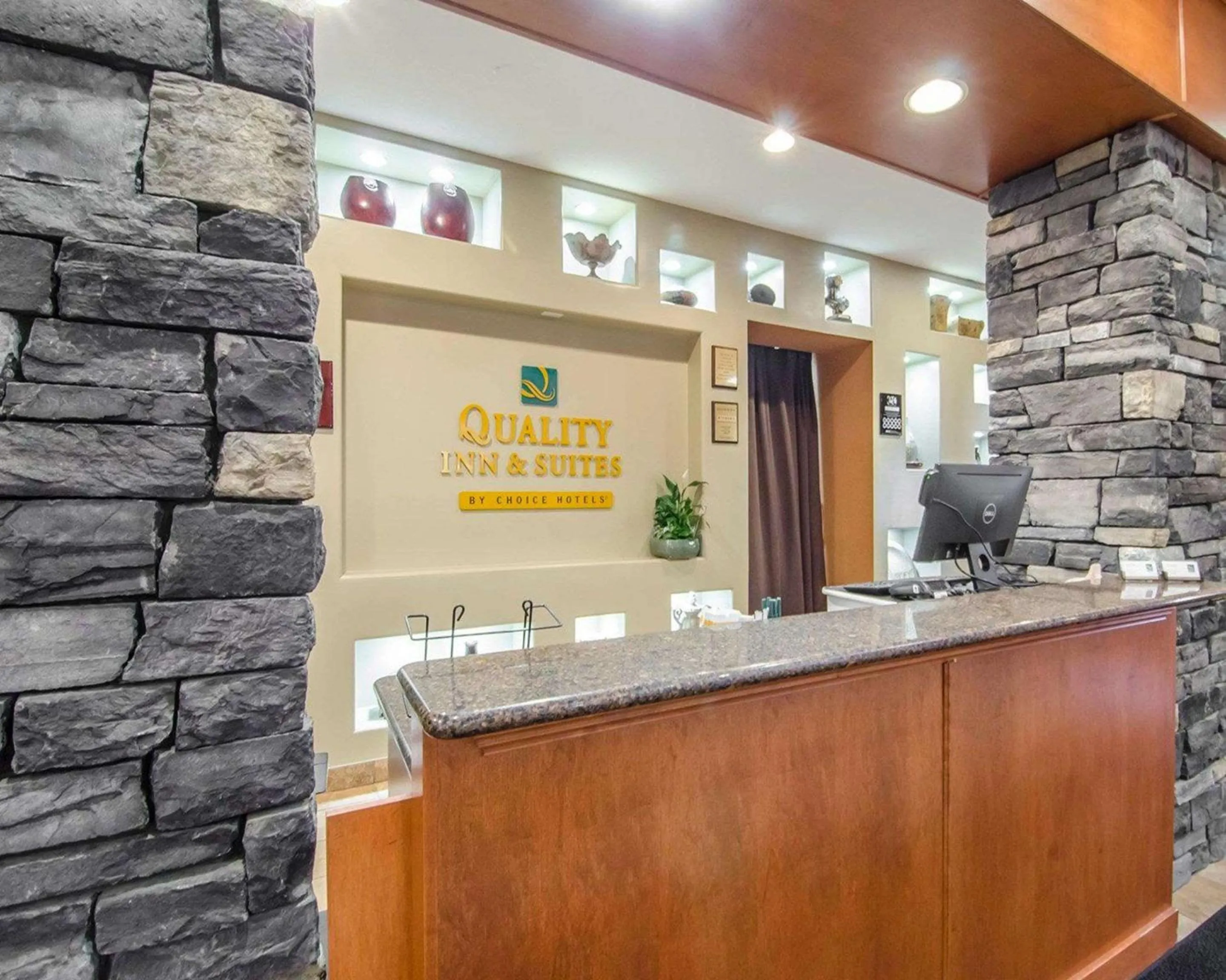 Lobby or reception in Quality Inn & Suites