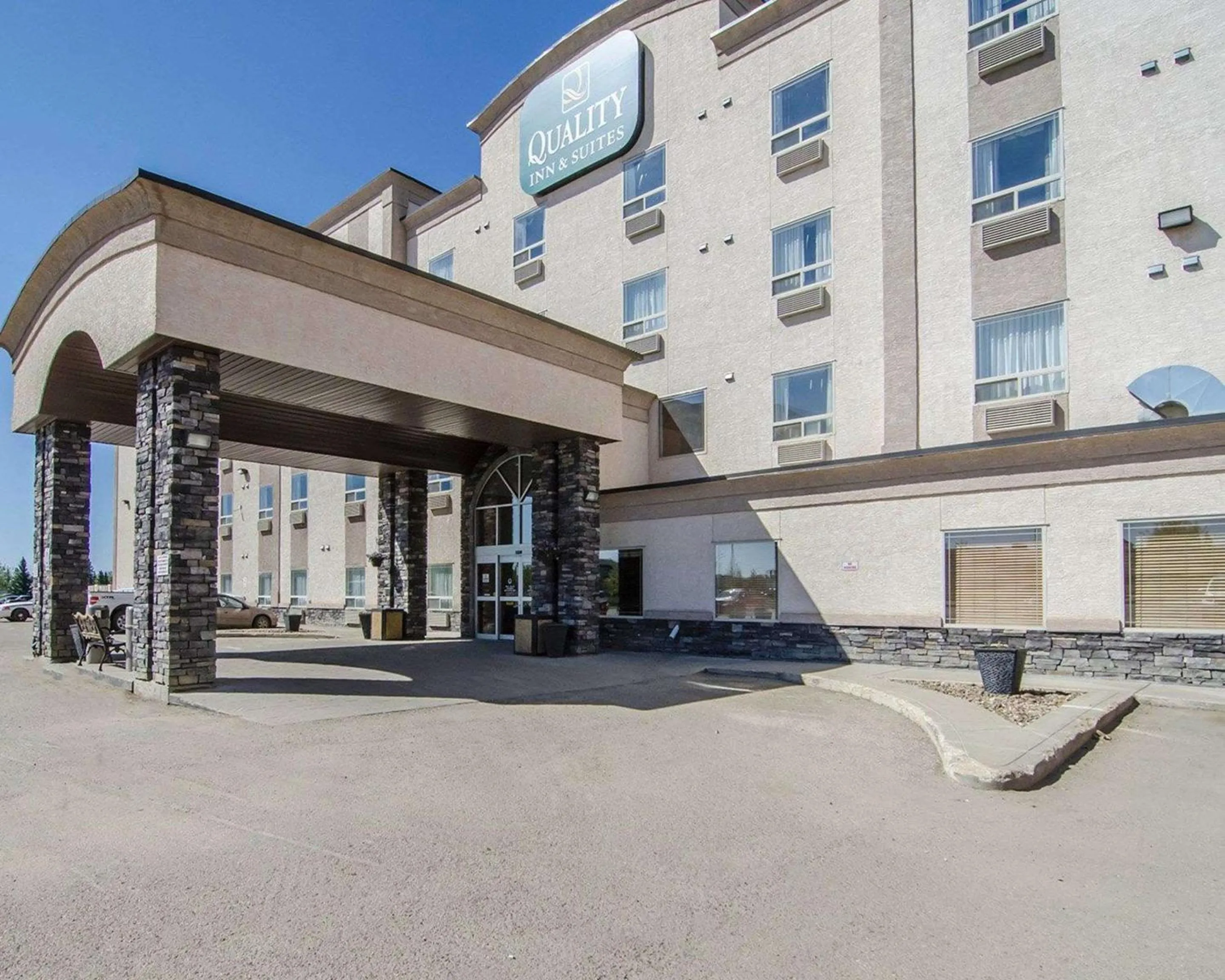 Property building in Quality Inn & Suites