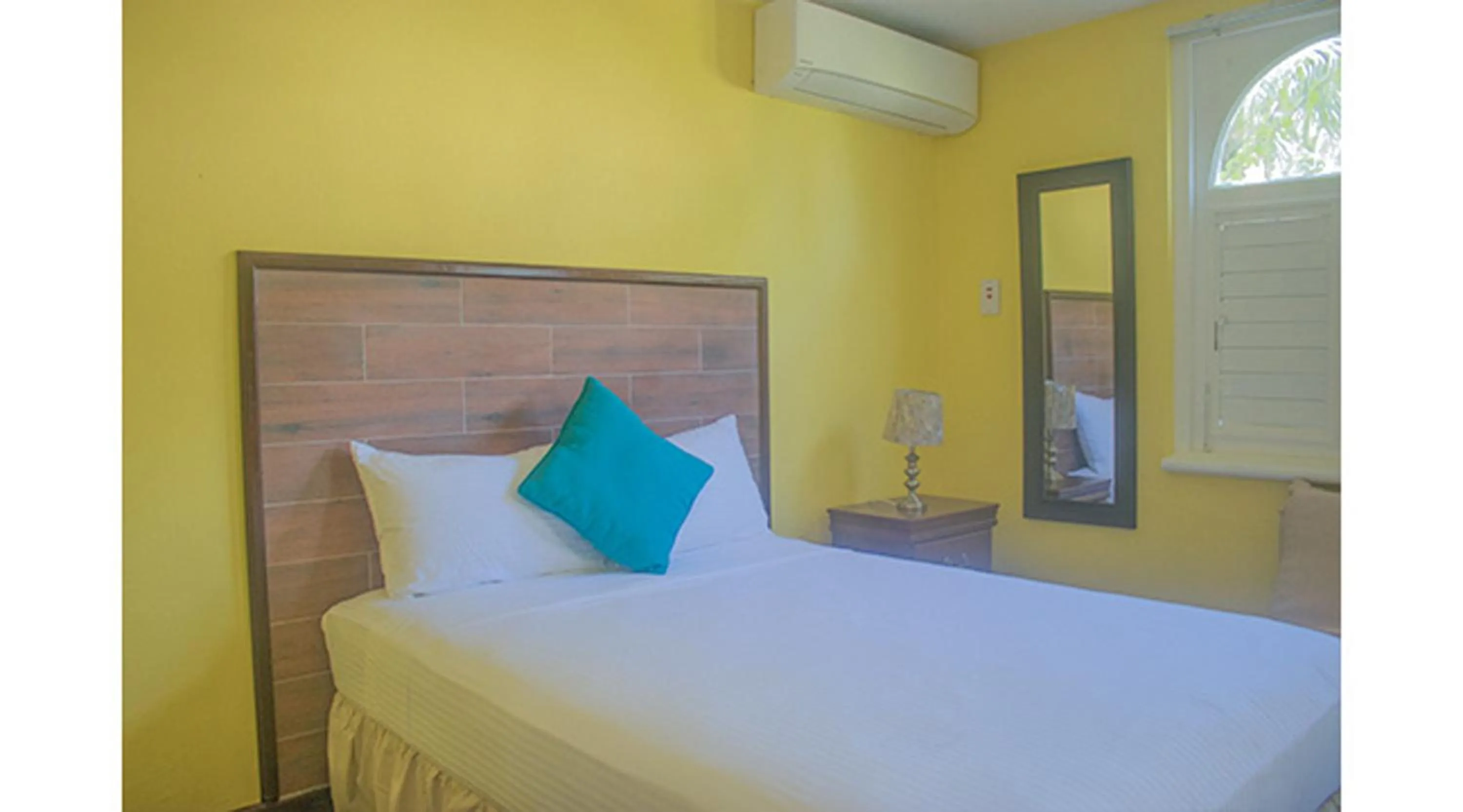 Bedroom, Bed in Conch Shell Beach Studio @ Sandcastles