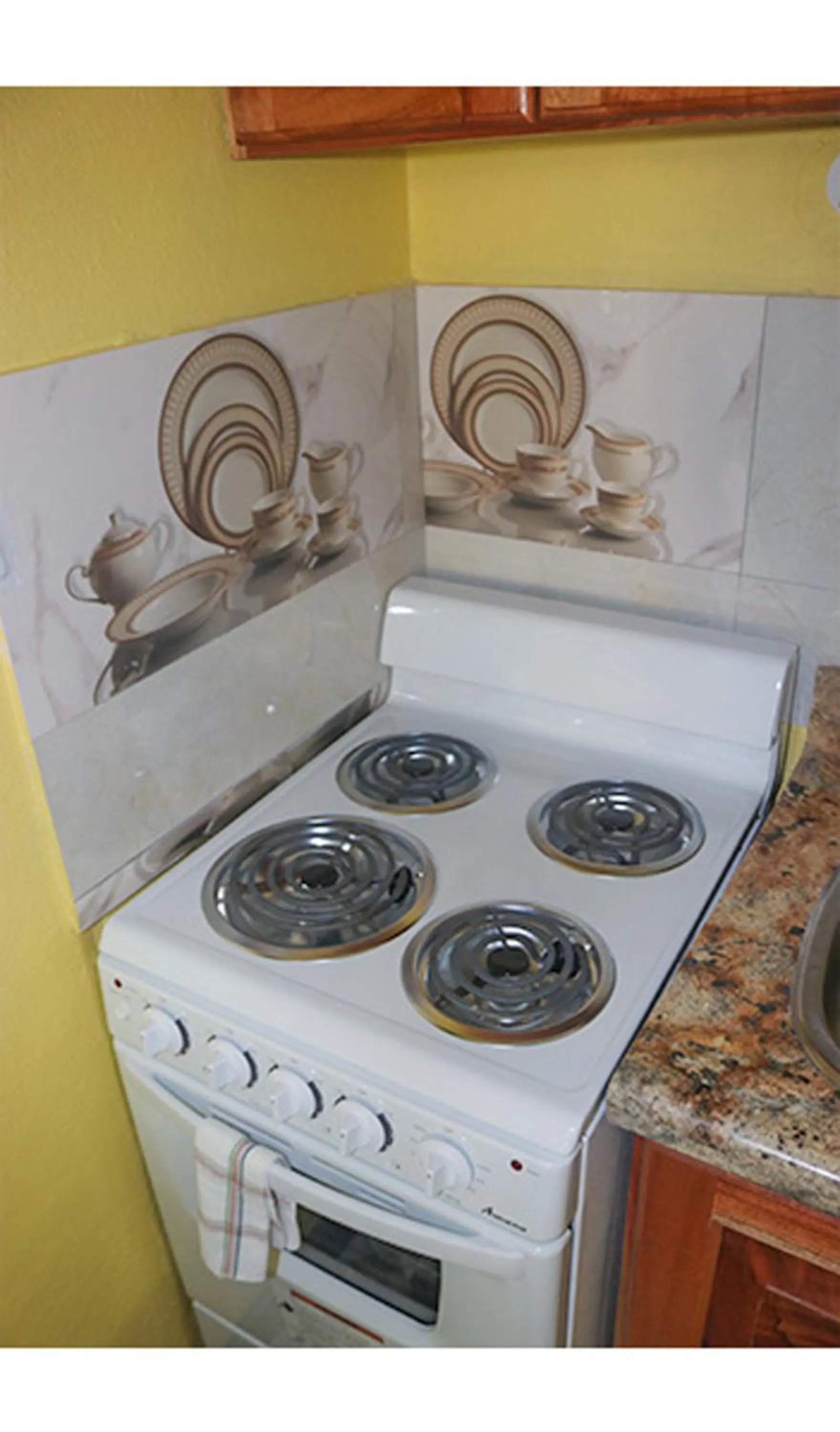 Kitchen or kitchenette in Conch Shell Beach Studio @ Sandcastles