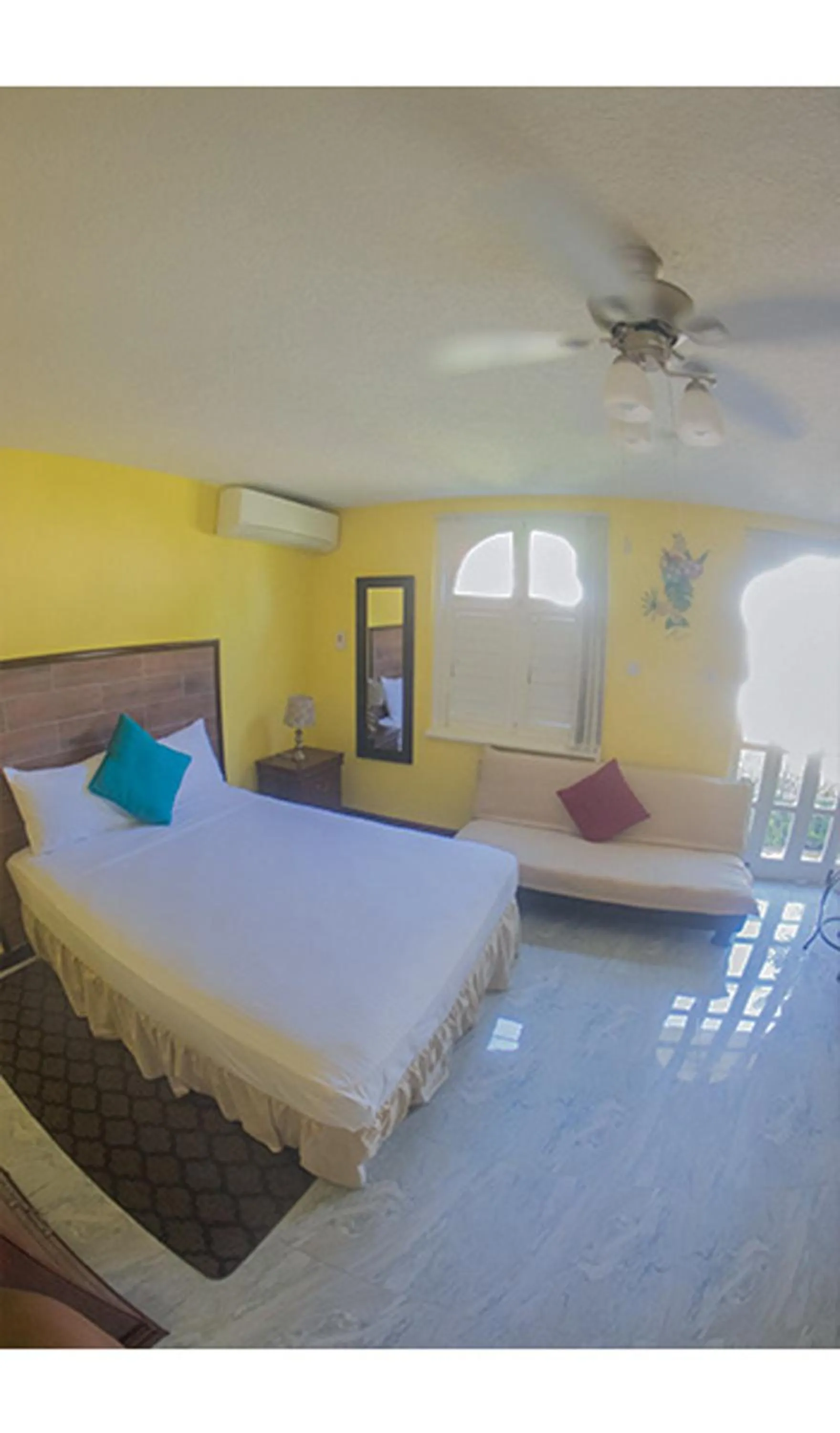 Bedroom, Bed in Conch Shell Beach Studio @ Sandcastles