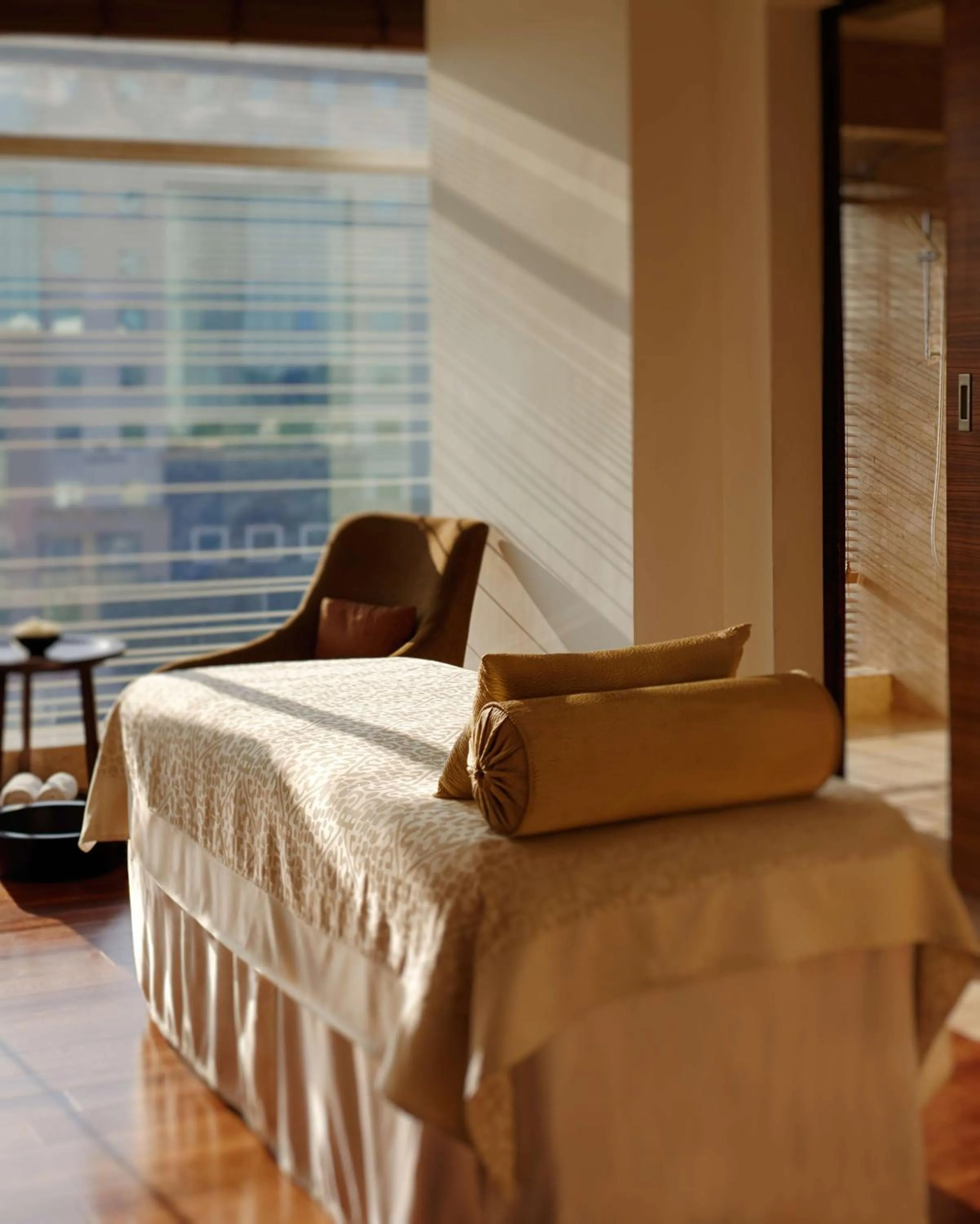 Spa and wellness centre/facilities, Bed in Hyatt Regency Chennai